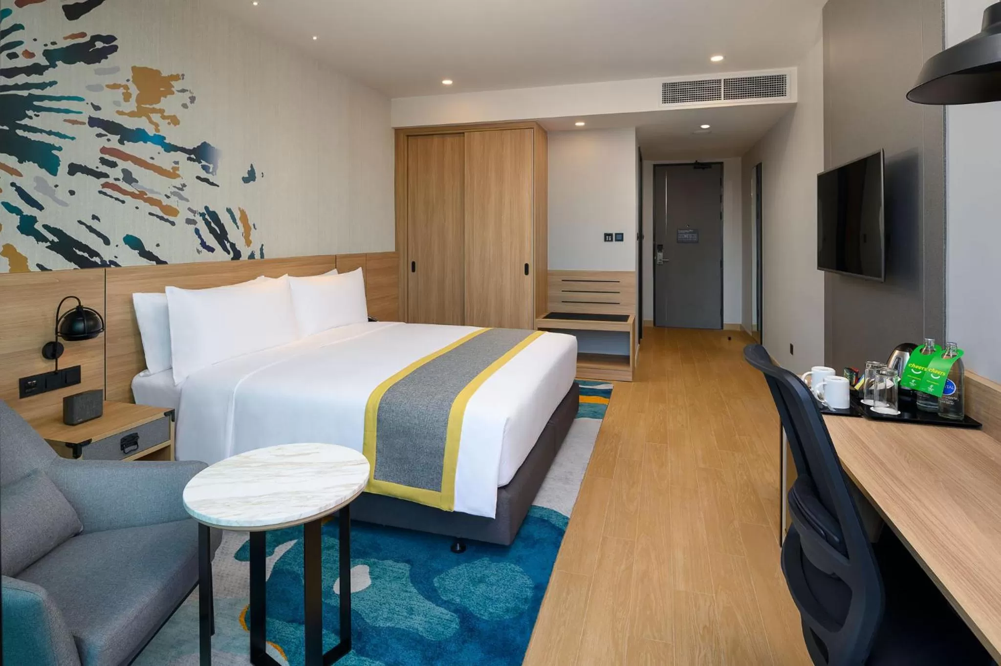 King Room with Balcony in Holiday Inn & Suites Siracha Laemchabang, an IHG Hotel