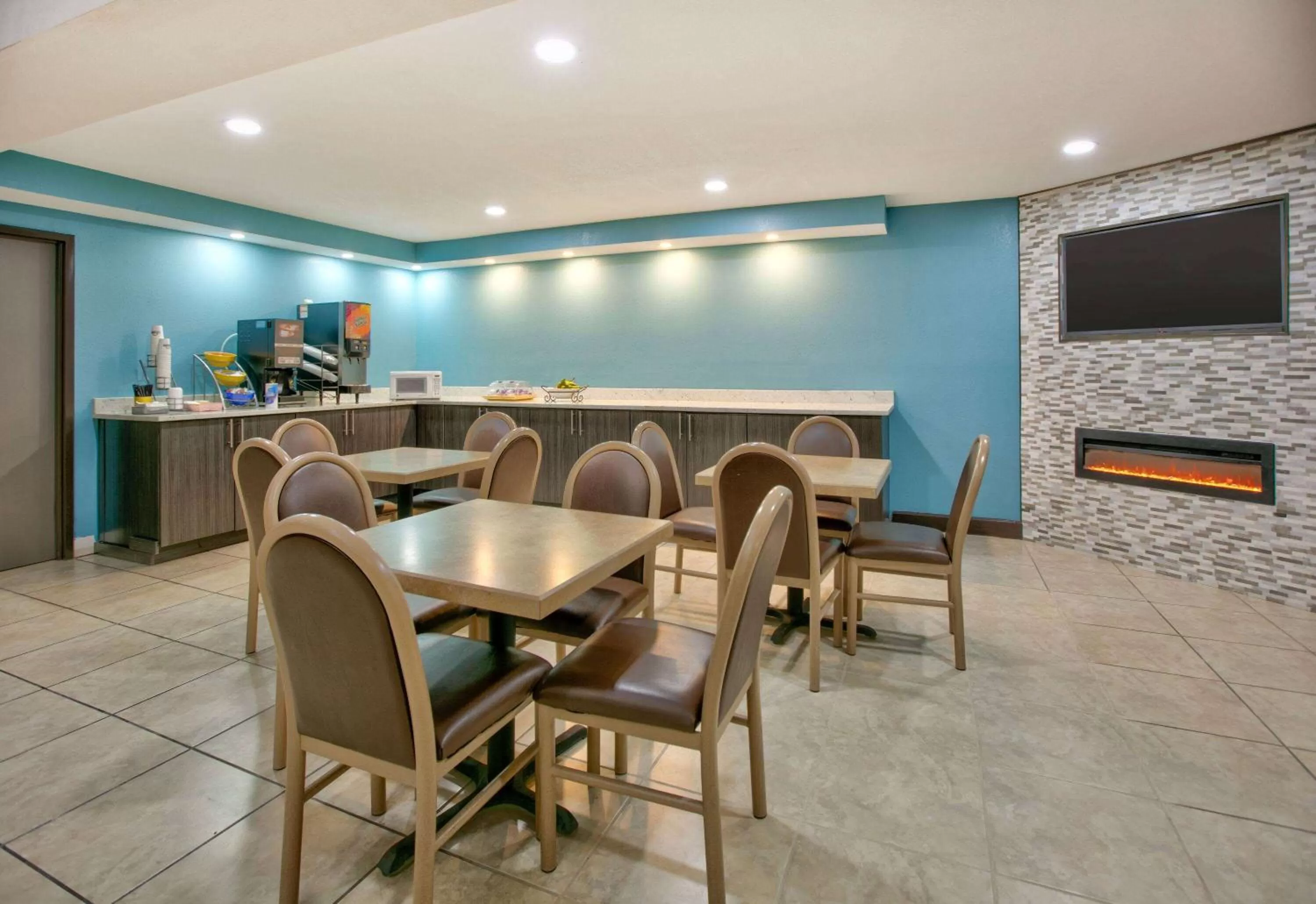 Breakfast in Days Inn by Wyndham Tunica Resorts