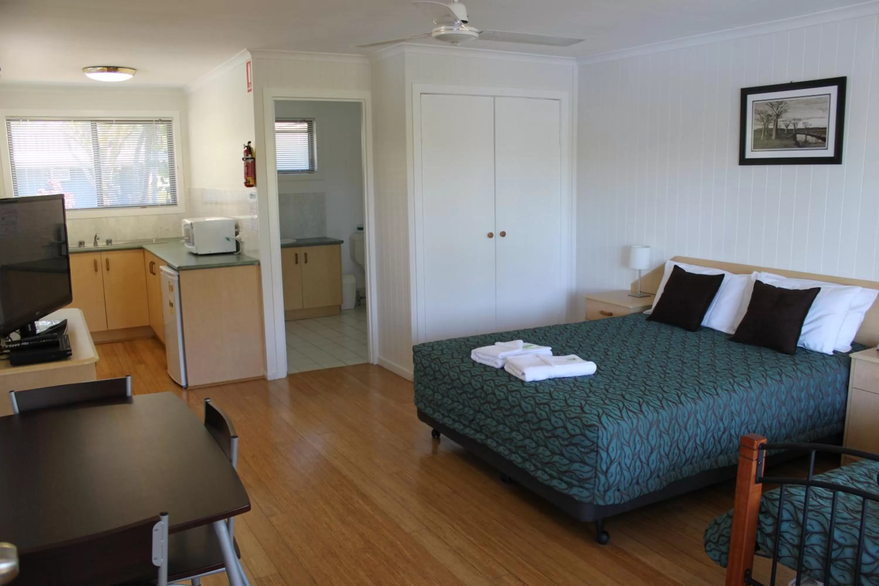 Bed in Sanctuary Lakes Fauna Retreat