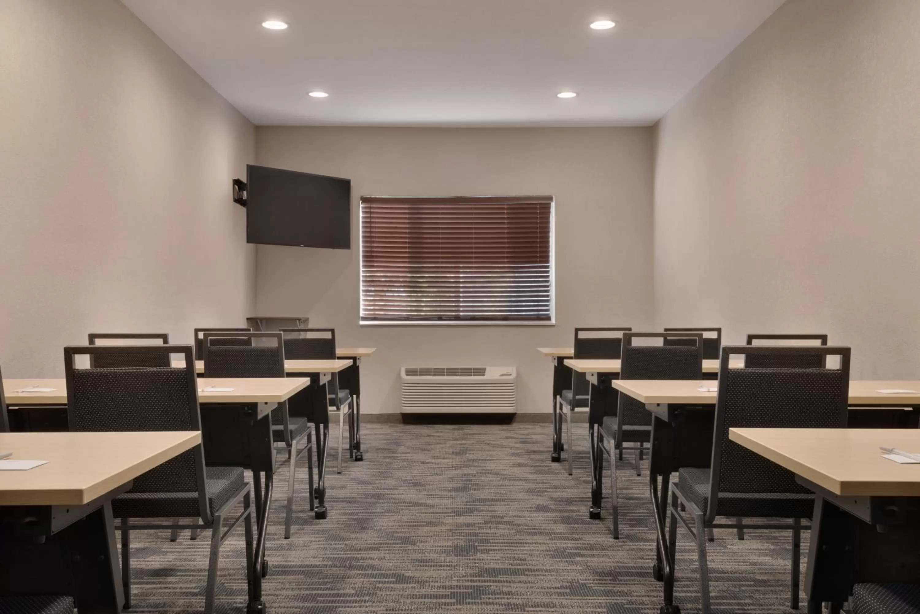 Meeting/conference room in Country Inn & Suites by Radisson, Brookings