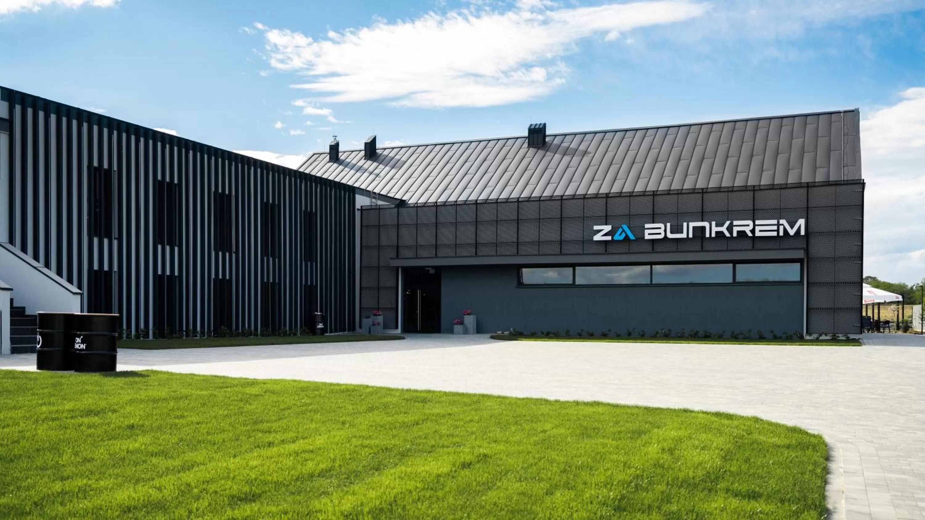 Property building in Za Bunkrem