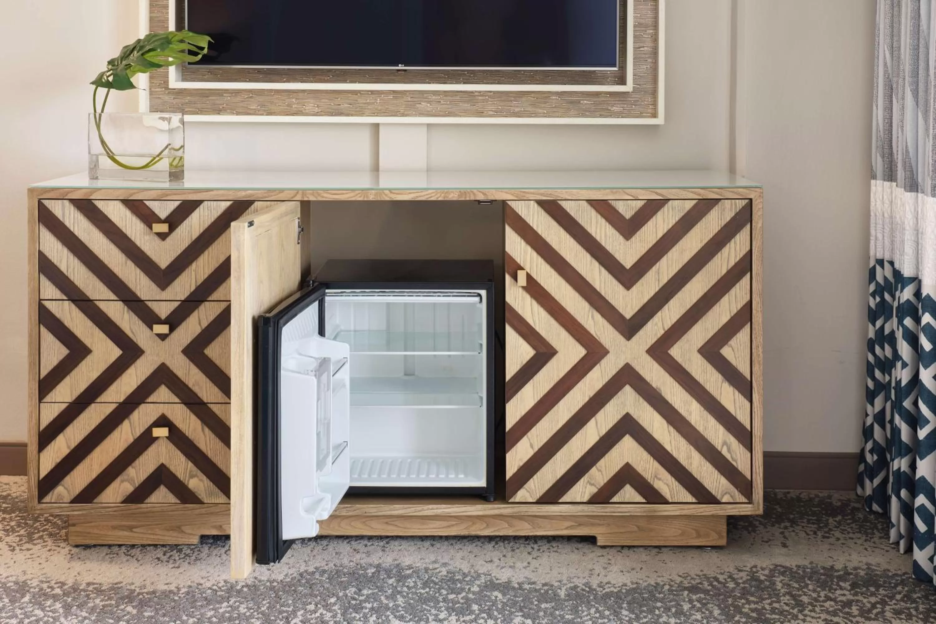 Photo of the whole room in OUTRIGGER Waikiki Beachcomber Hotel