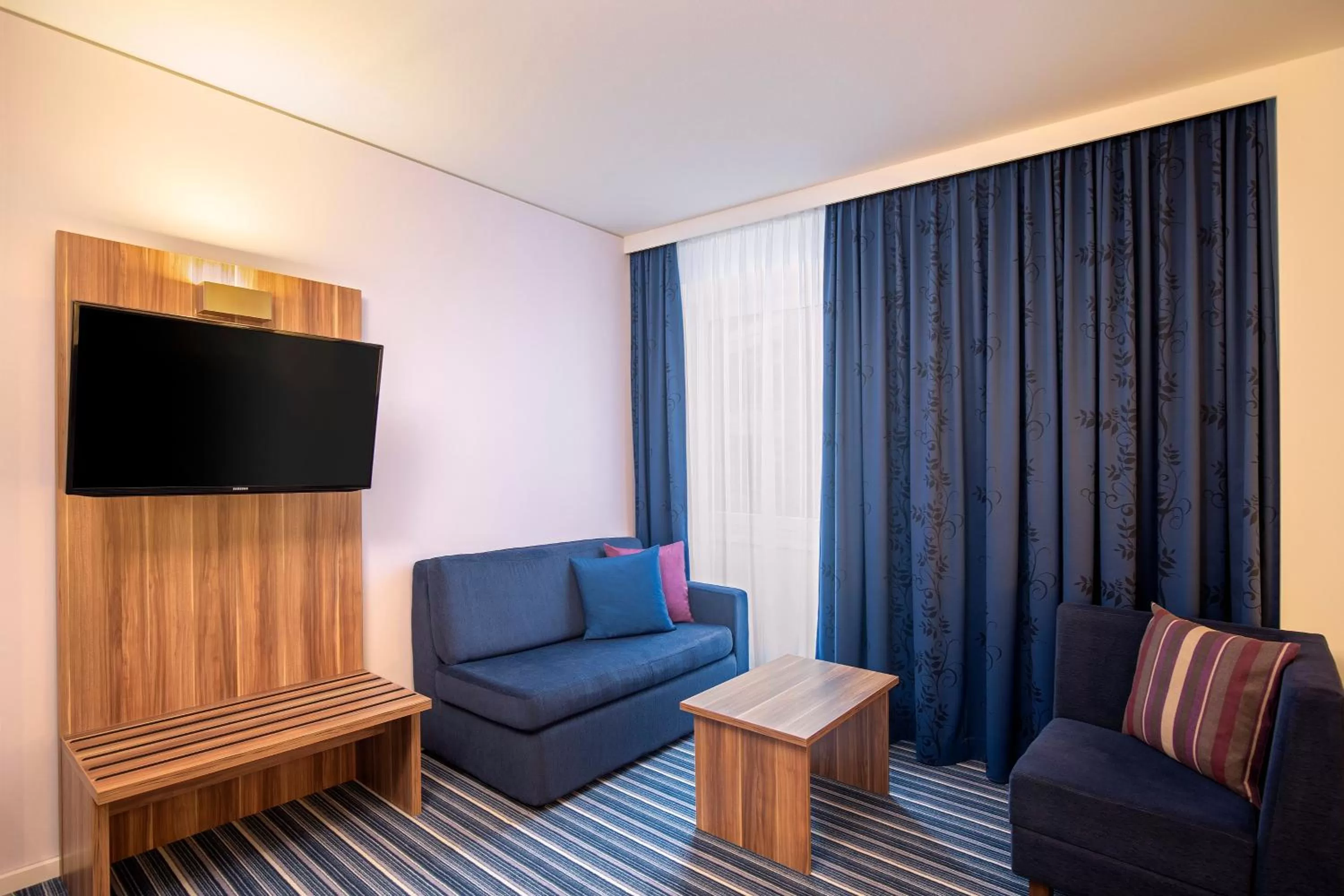 Photo of the whole room in Holiday Inn Express Bremen Airport by IHG