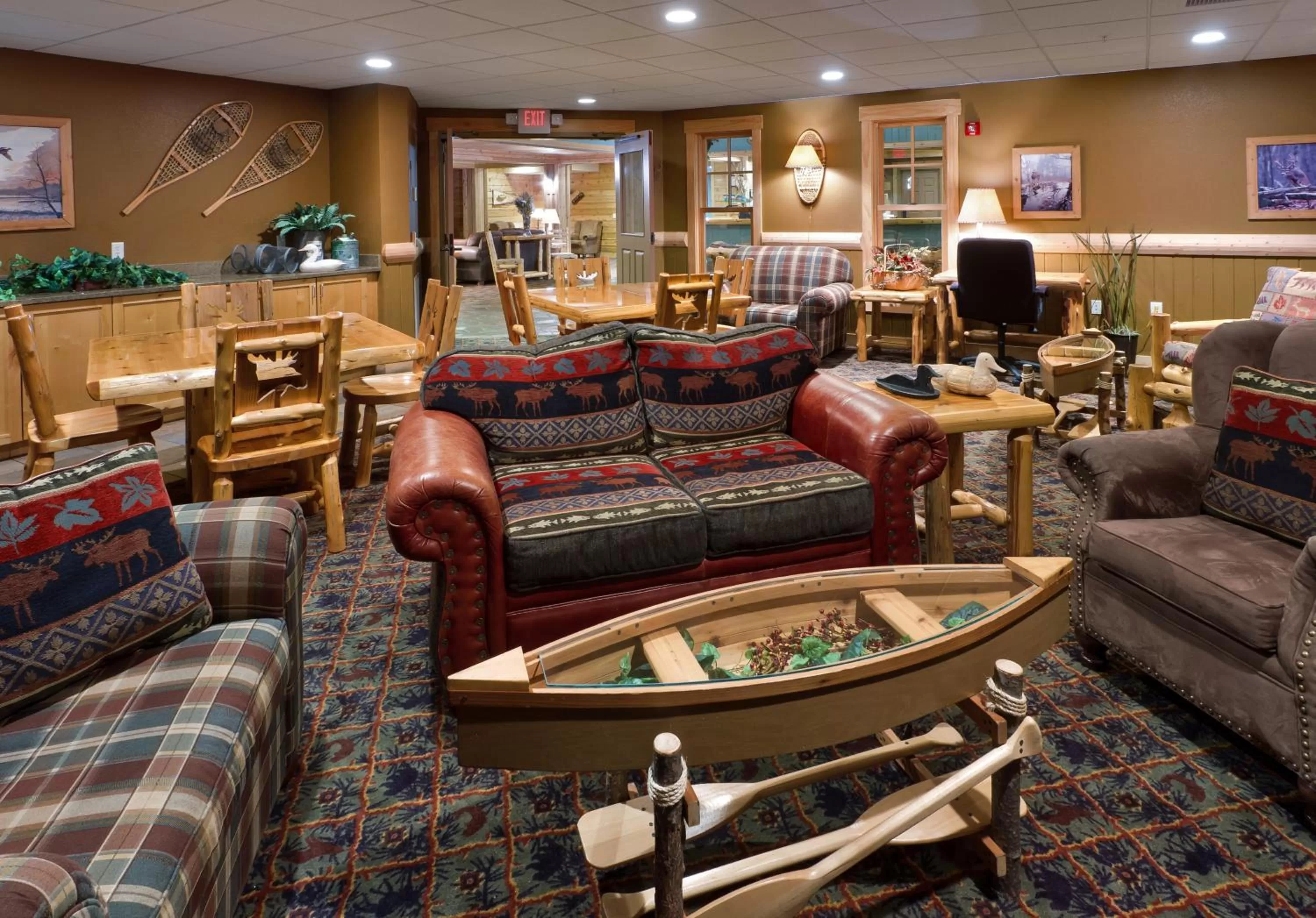 Communal lounge/ TV room in The Lodge at Brainerd Lakes, Trademark Collection by Wyndham