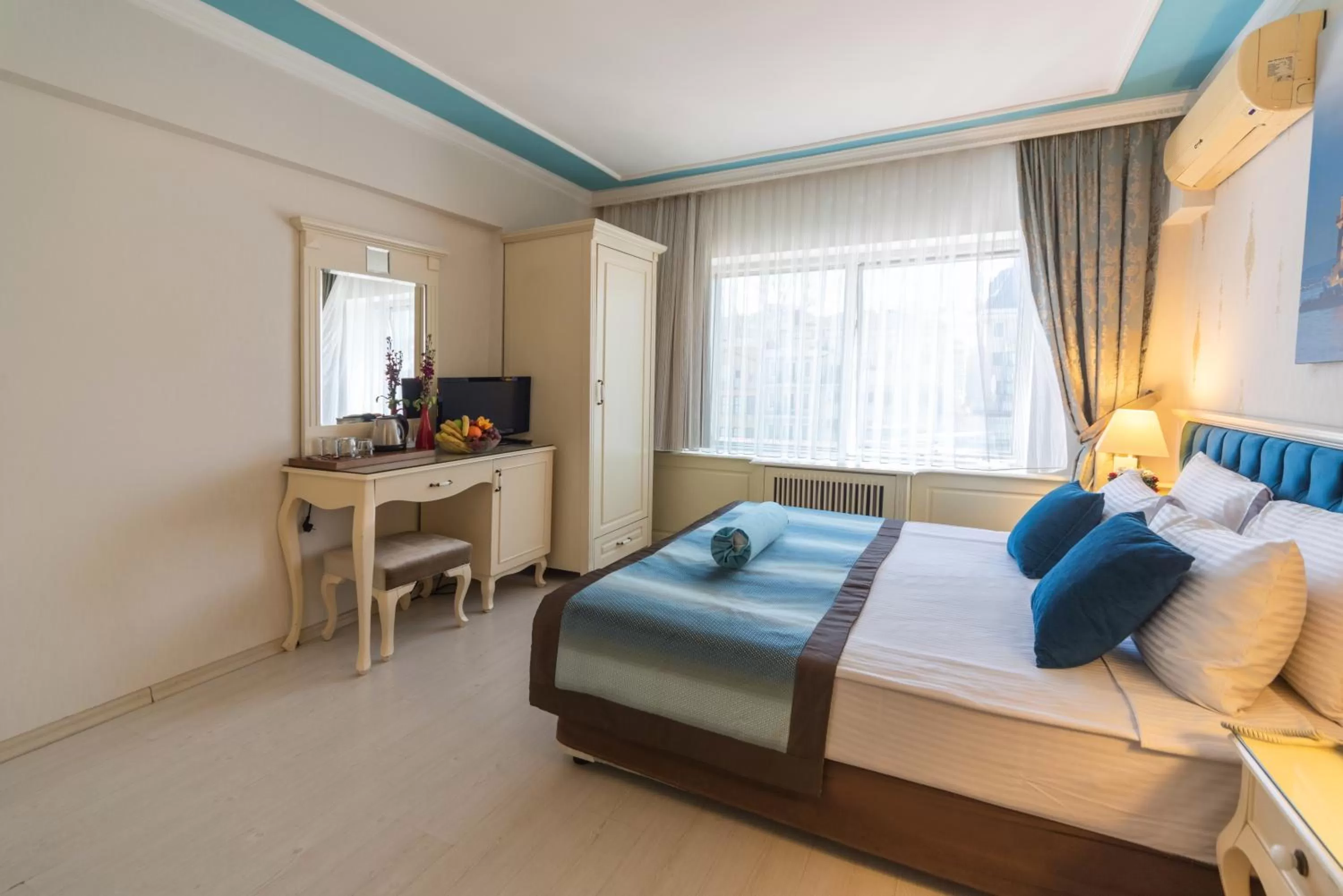 Photo of the whole room, Bed in Viva Deluxe Hotel