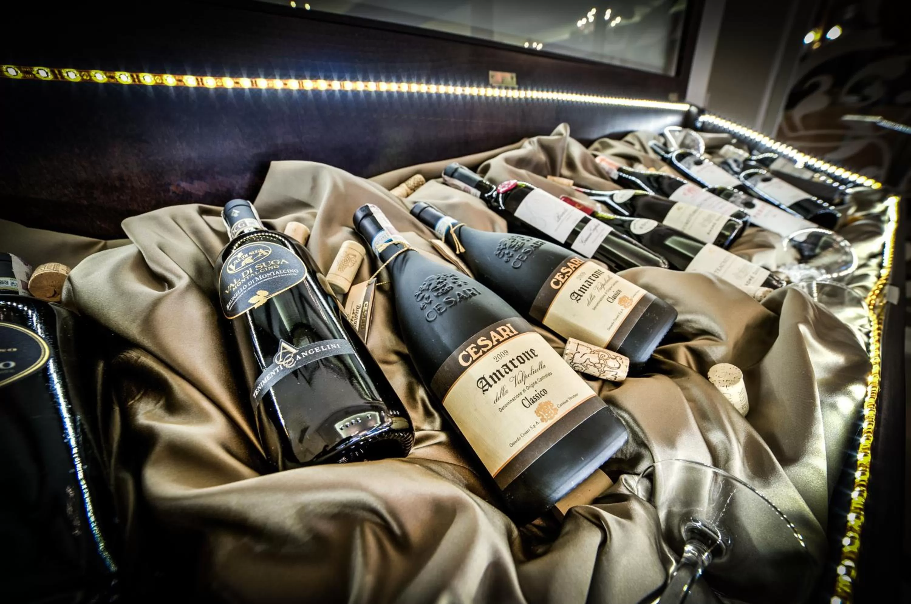 Restaurant/places to eat in Hotel Atelia