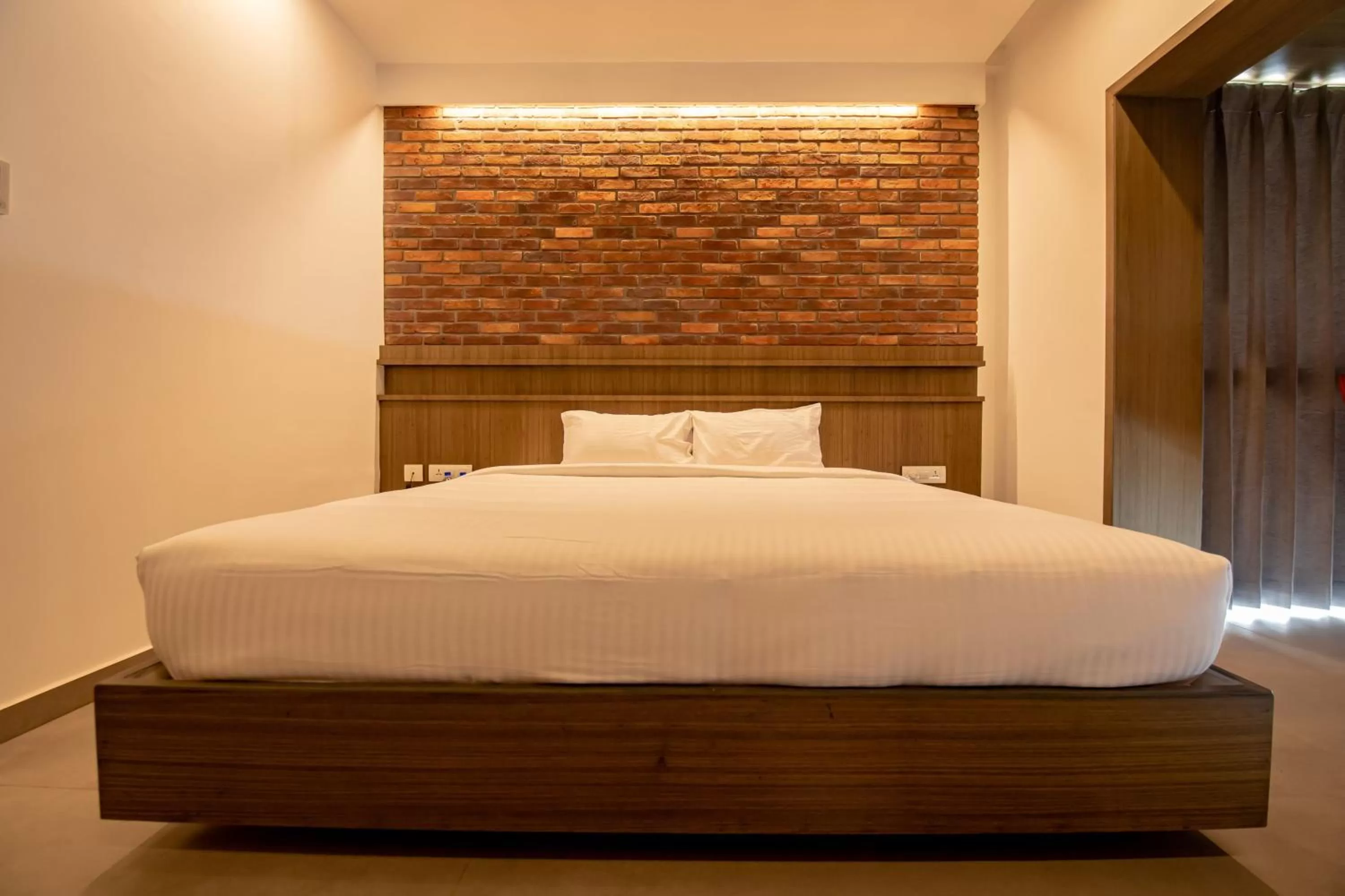 Bed in RATHNA RESIDENCY - Near US CONSULATE