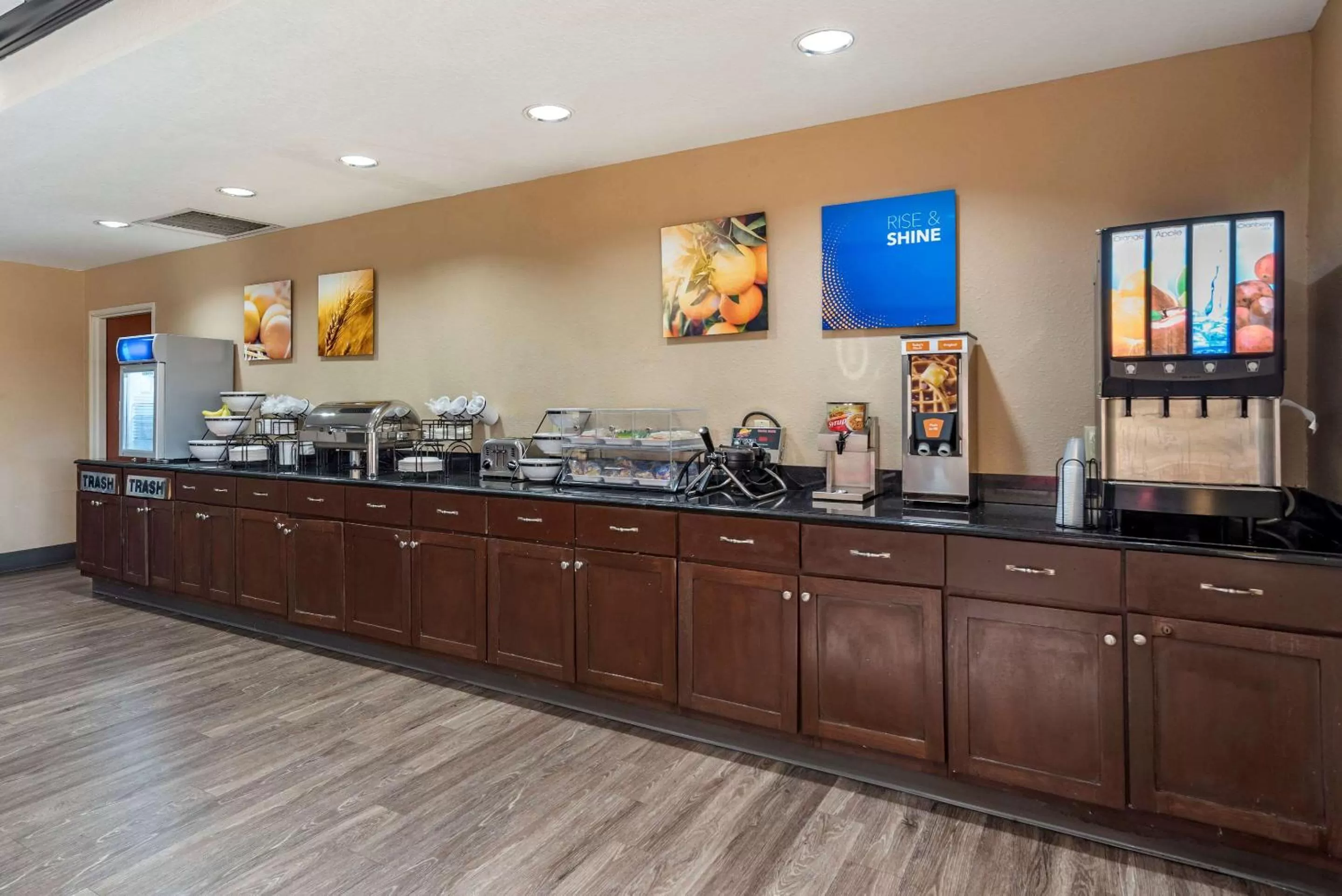Restaurant/places to eat in Comfort Inn & Suites Clinton - Jackson West