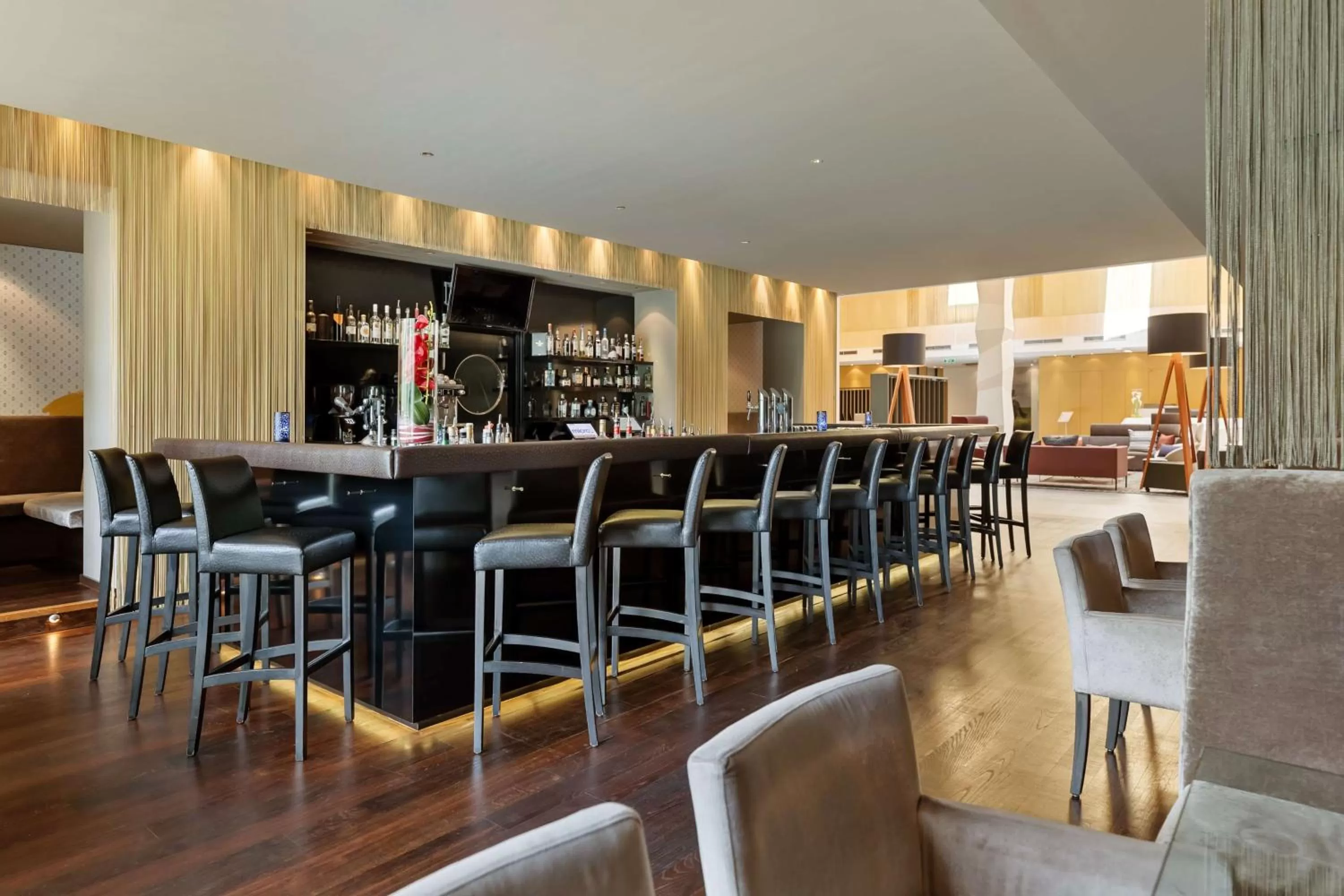 Lounge or bar in Doubletree by Hilton Vienna Schonbrunn