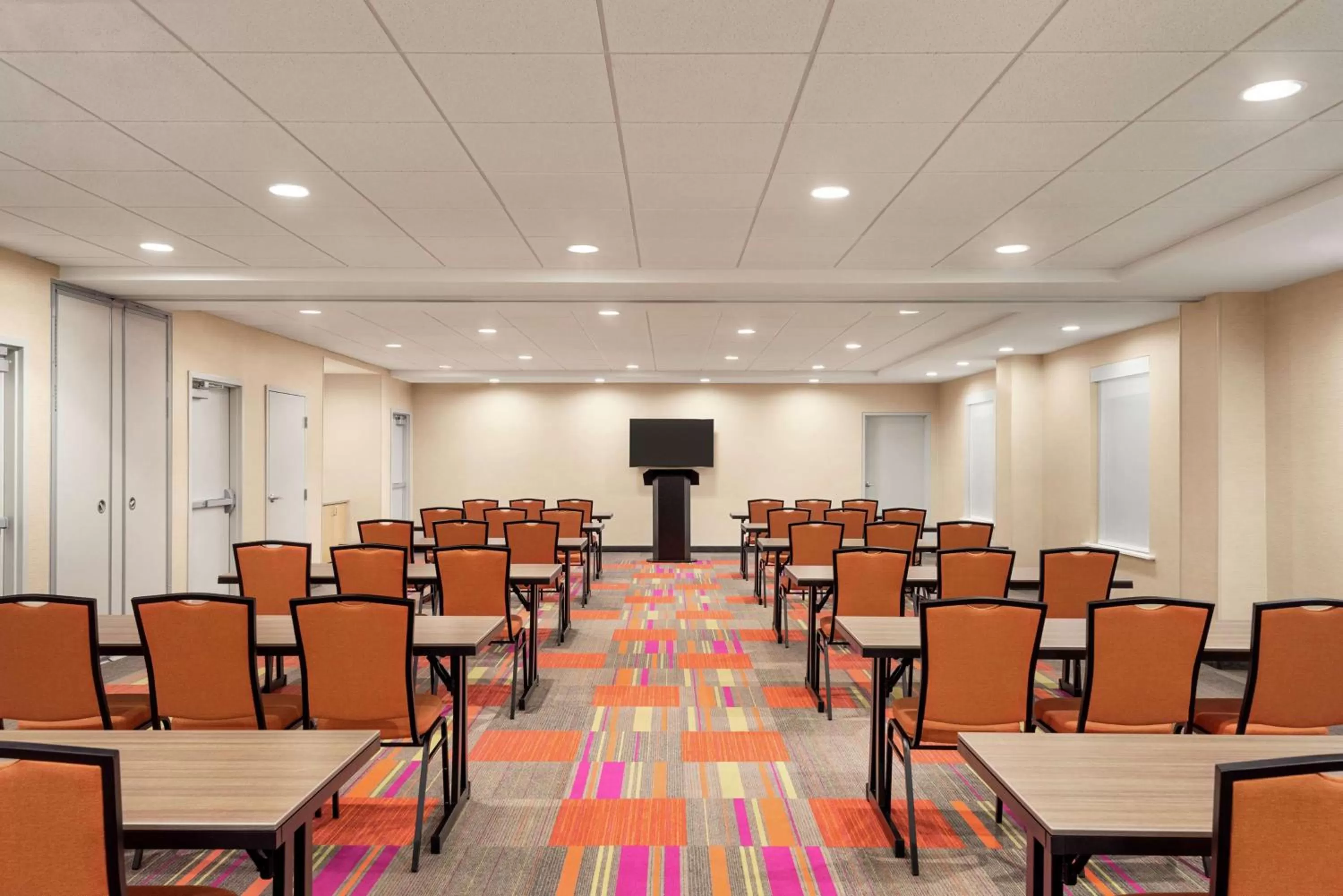 Meeting/conference room in Home2 Suites by Hilton Woodbridge Potomac Mills