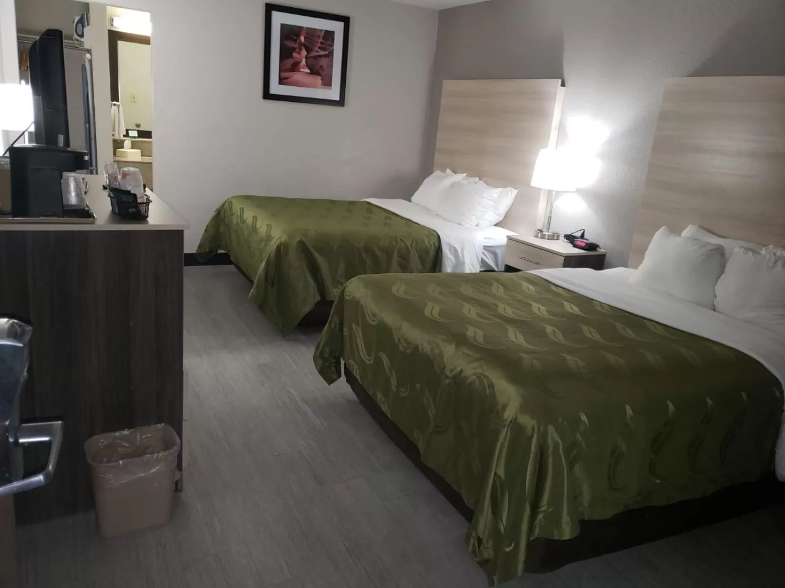 Bed in Quality Inn Airport East