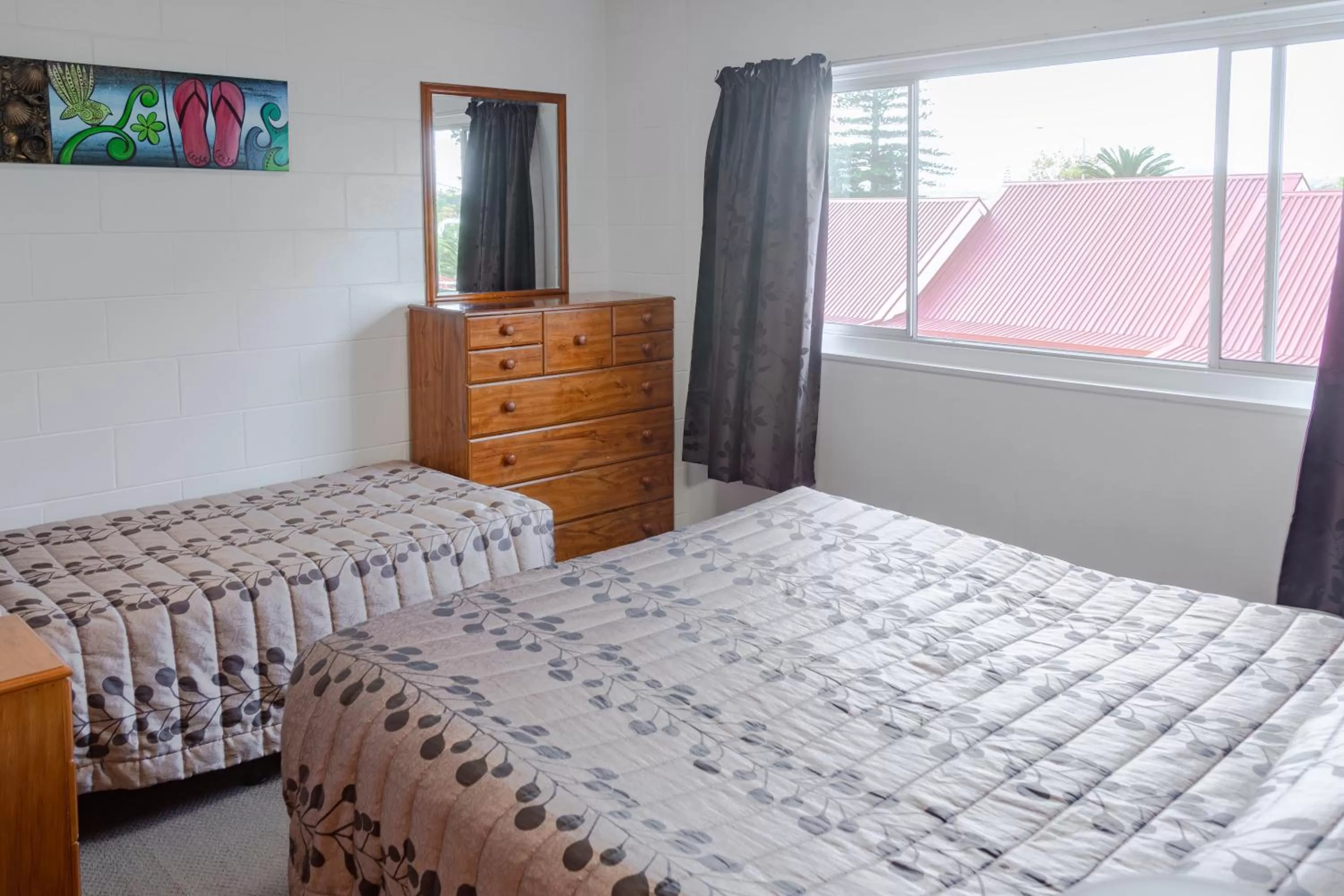 Bedroom, Bed in New Haven Motel