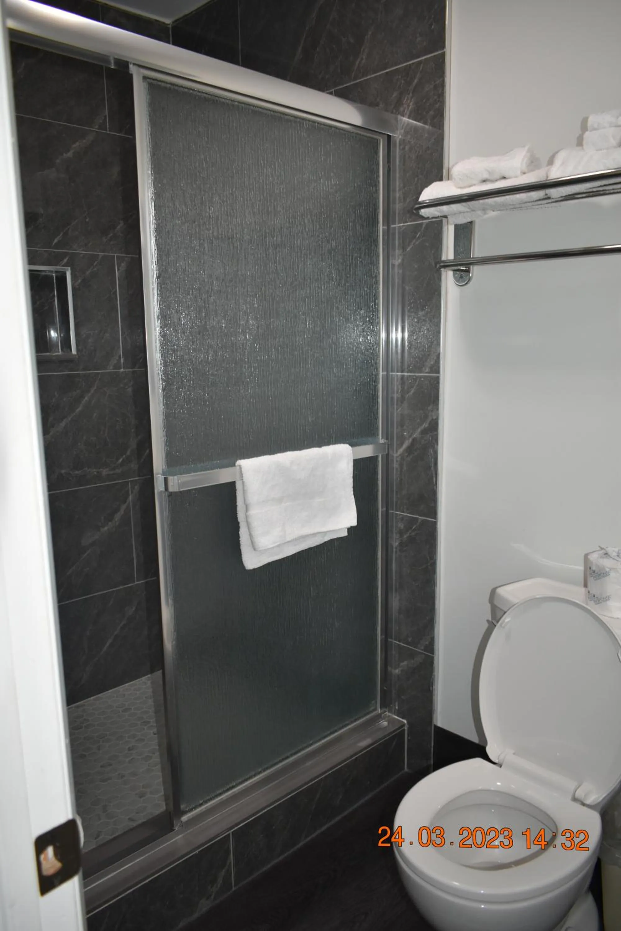 Bathroom in Time Travellers Motel