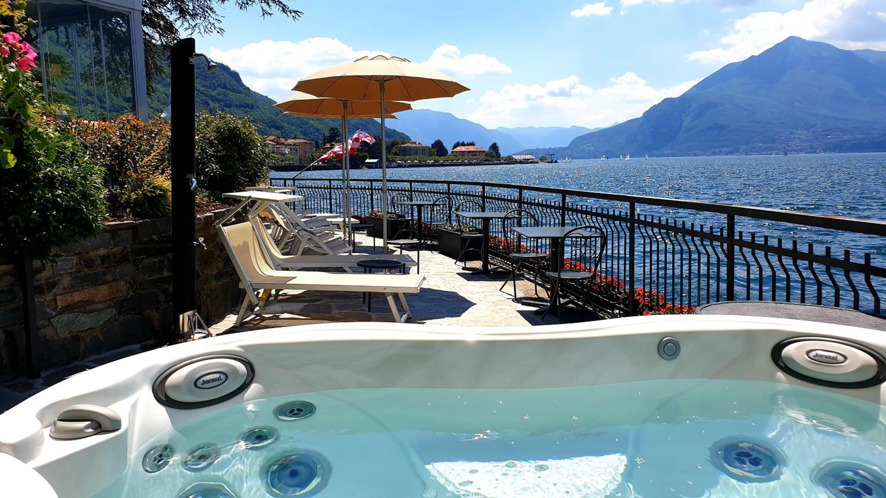 Hot Tub in Hotel Meridiana