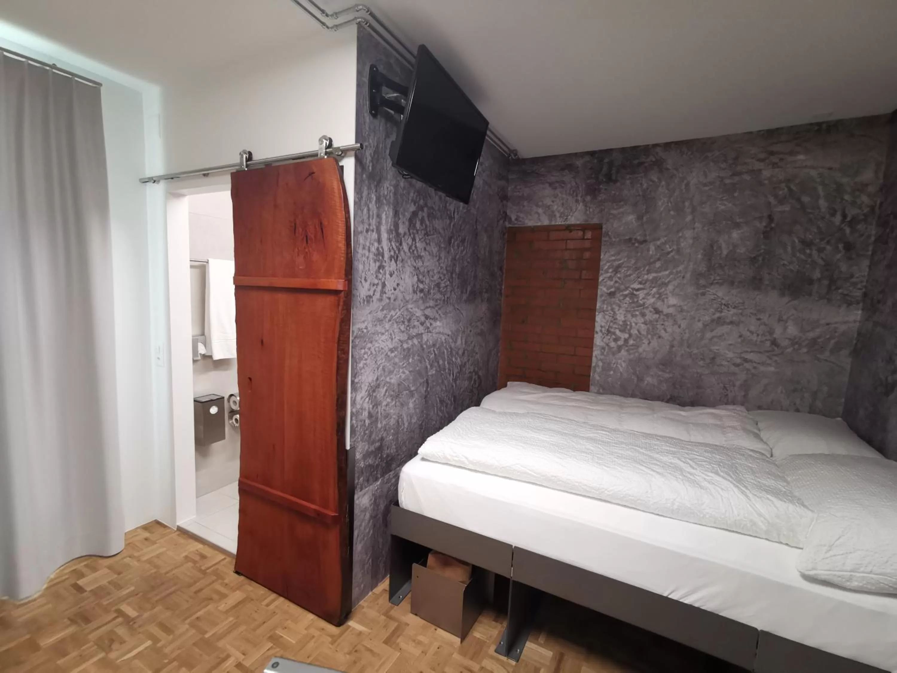 Bed in Boutique Hotel BS16 before Bern City Parking gratis