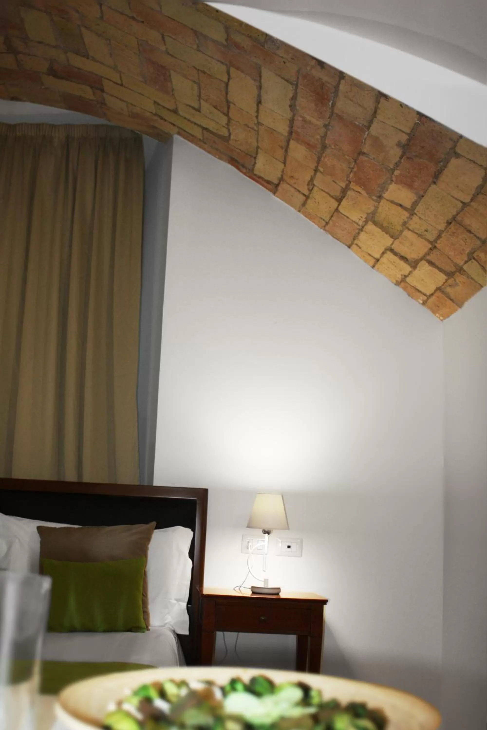 Decorative detail, Bed in Roma Resort Colosseum