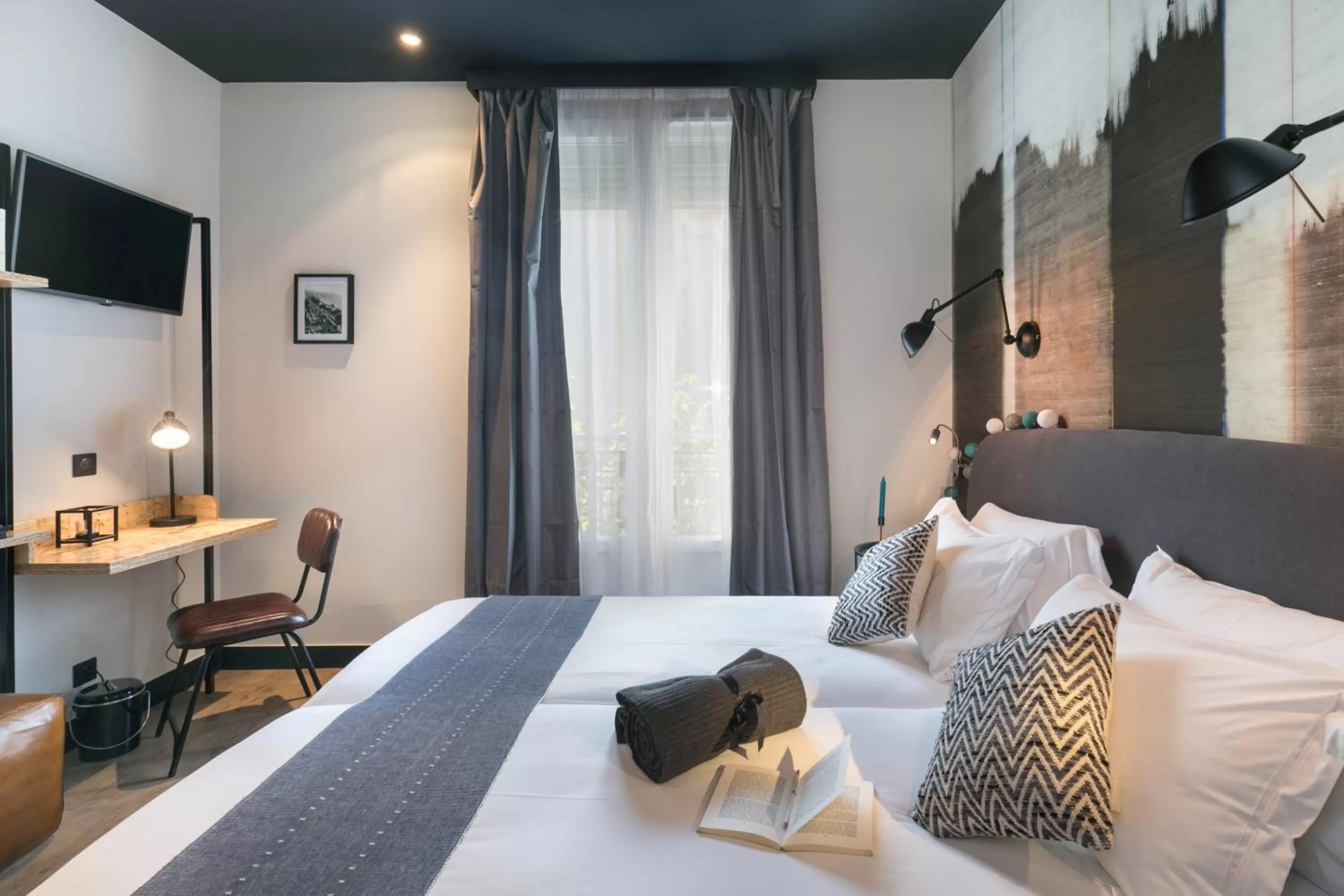 Photo of the whole room, Bed in Hotel So’Co by Happyculture