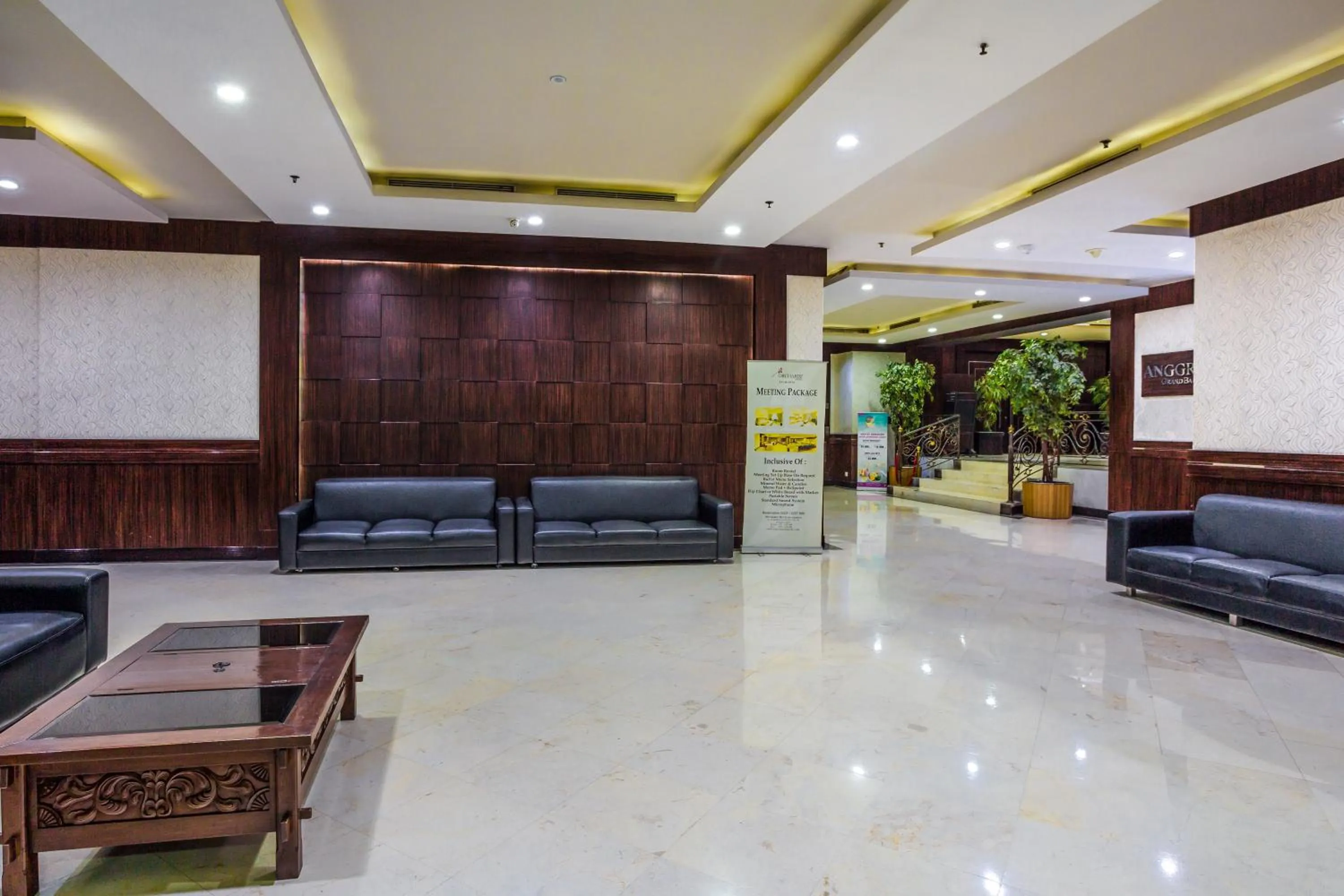 Lobby or reception in Orchardz Jayakarta