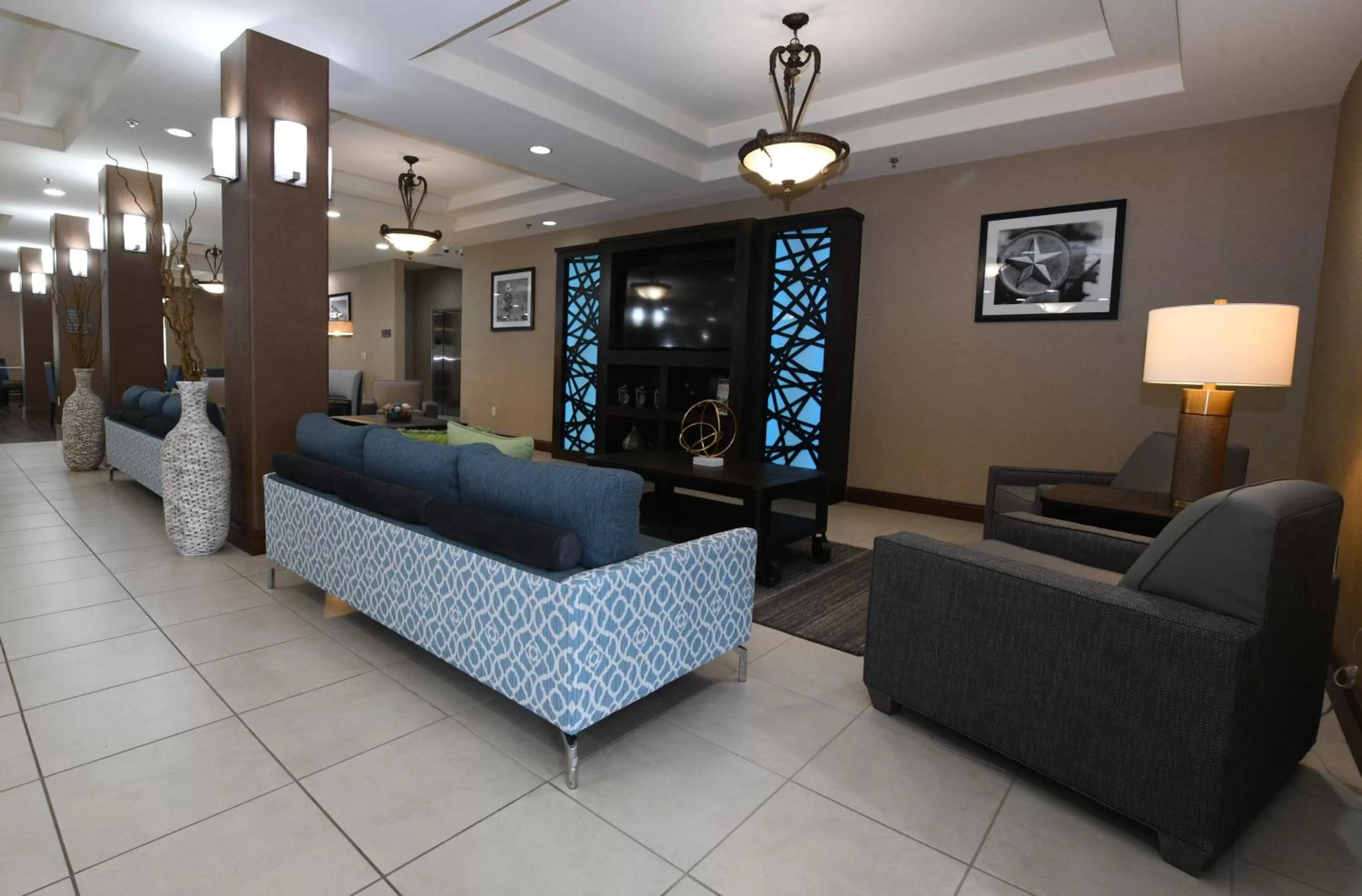 Seating area in Baymont Inn & Suites by Wyndham Glen Rose
