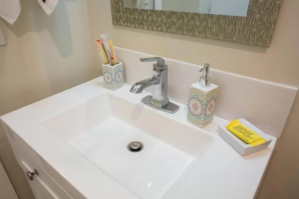 Bathroom in Cute Studio With Large Balcony and Great Park View