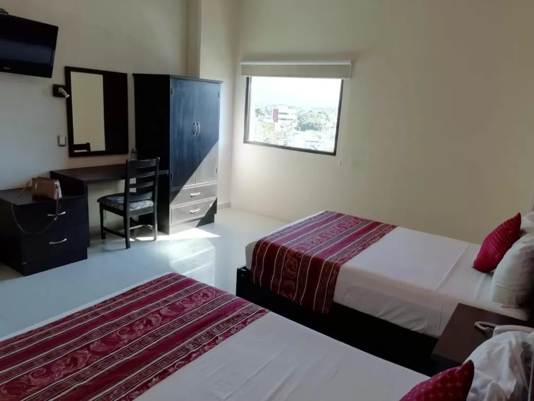 Bedroom, Bed in Hotel Madrid