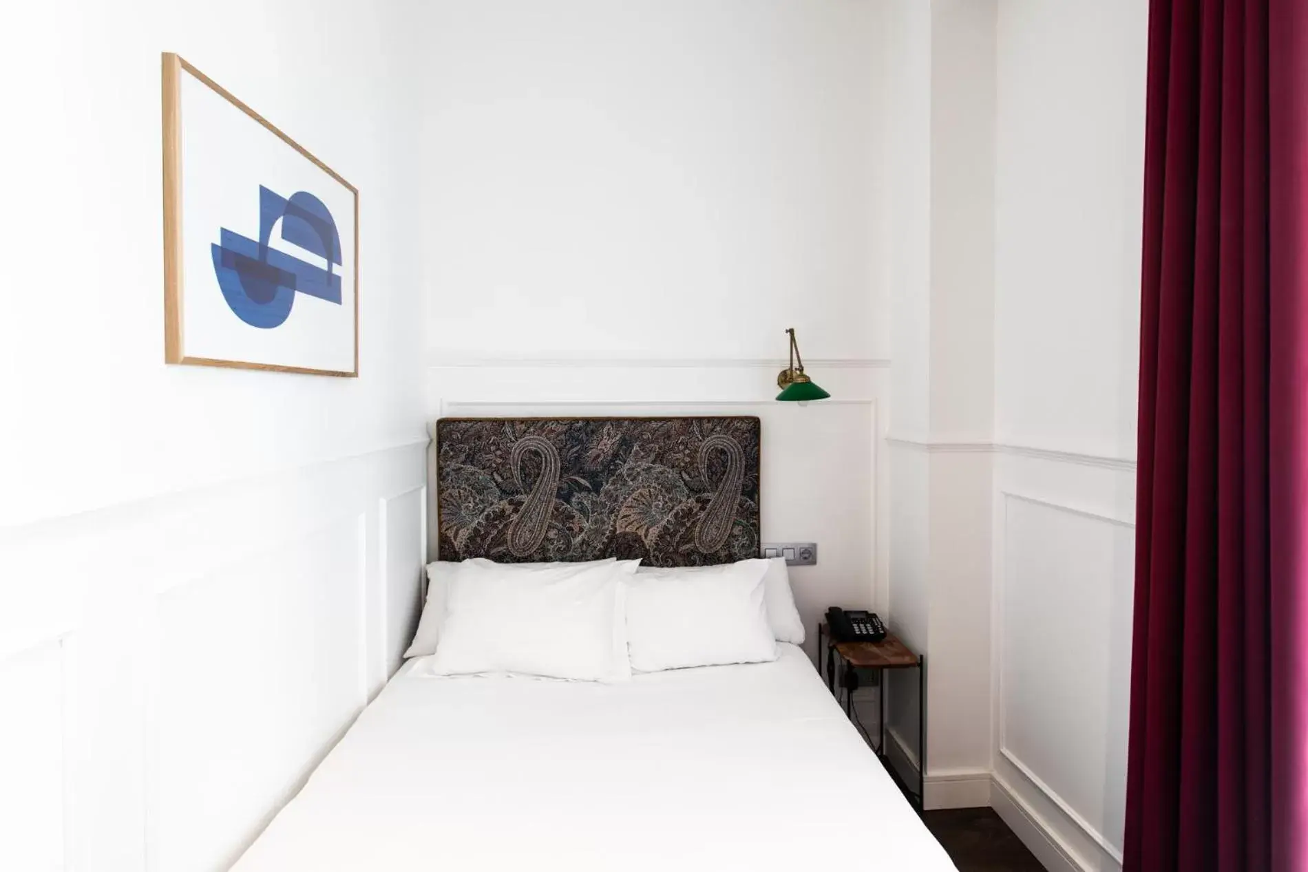 Budget Double Room with Balcony in Hotel Trueba Budget Double Room with Balcony in Hotel Trueba