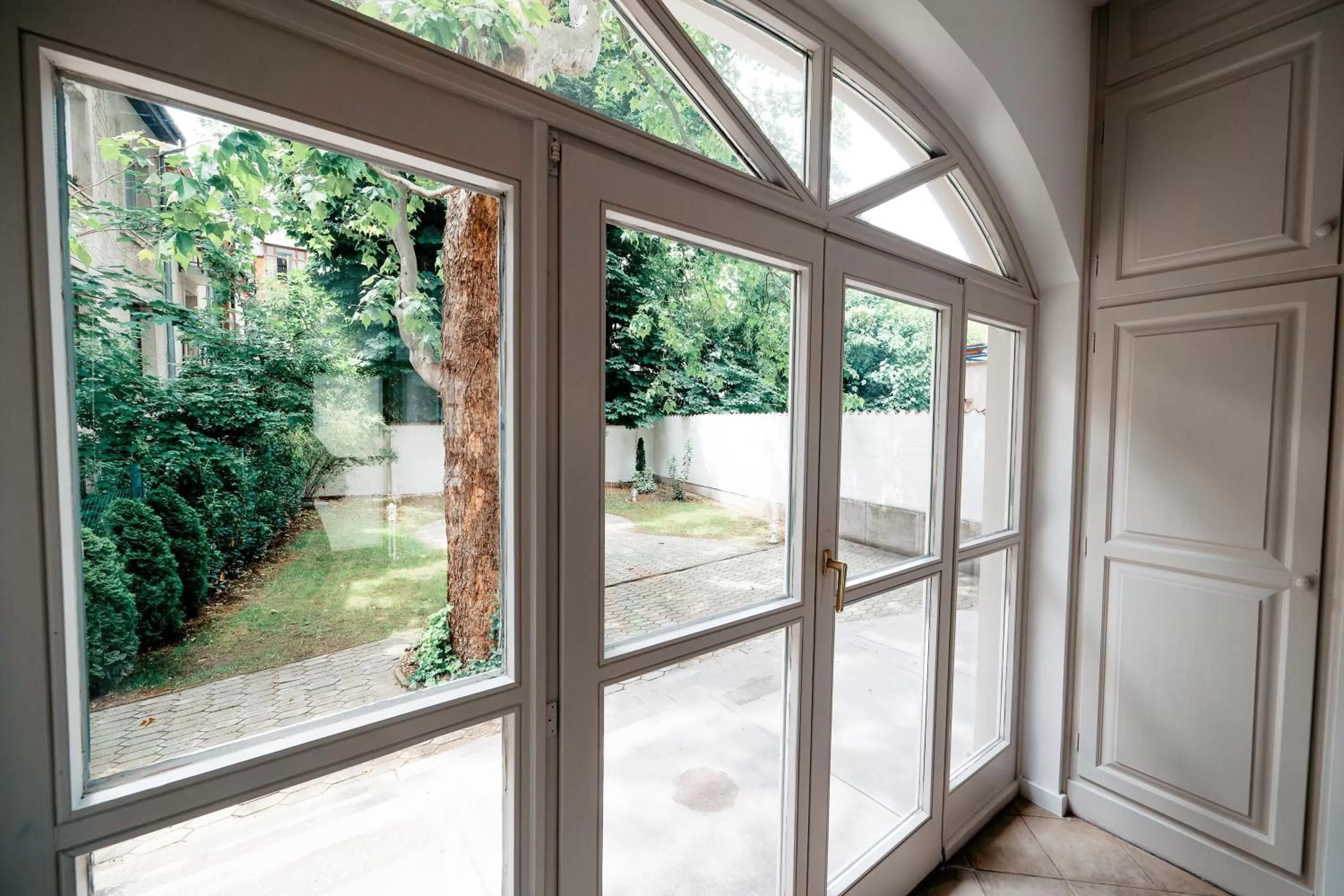 Garden in Villa Oliver Budapest