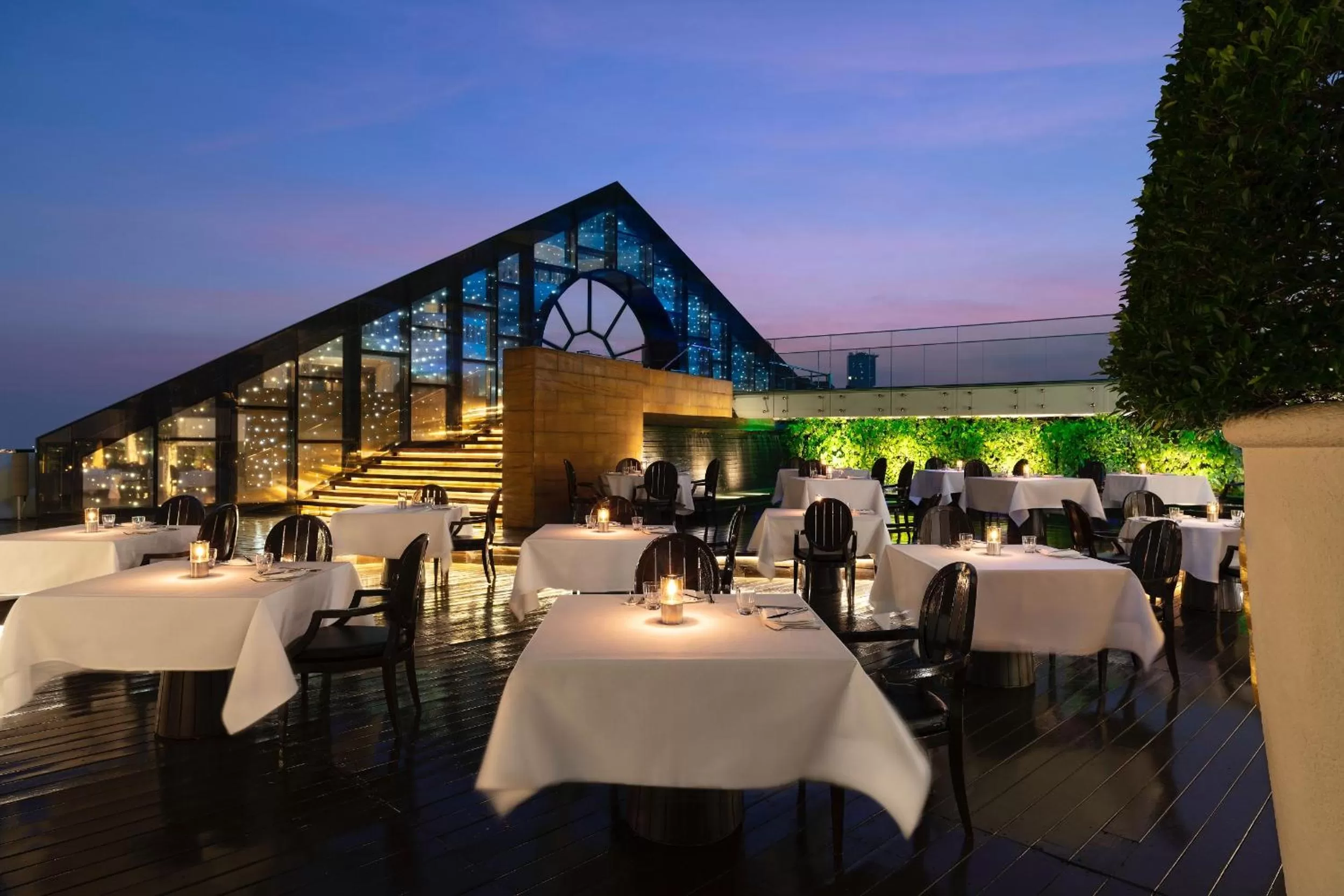 Restaurant/places to eat in lebua at State Tower