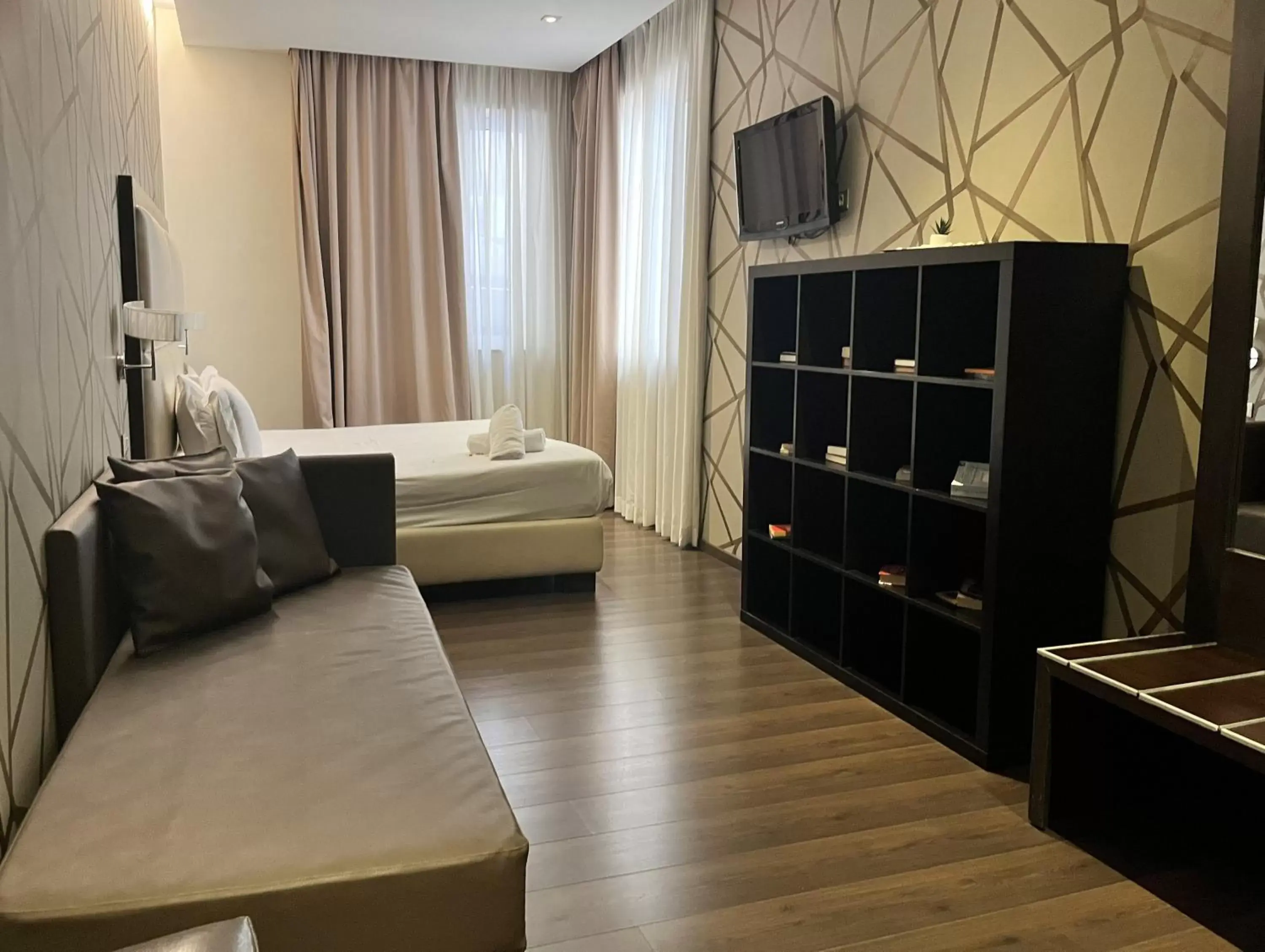 Deluxe Double or Twin Room in Catone District Hotel Deluxe Double or Twin Room in Catone District Hotel