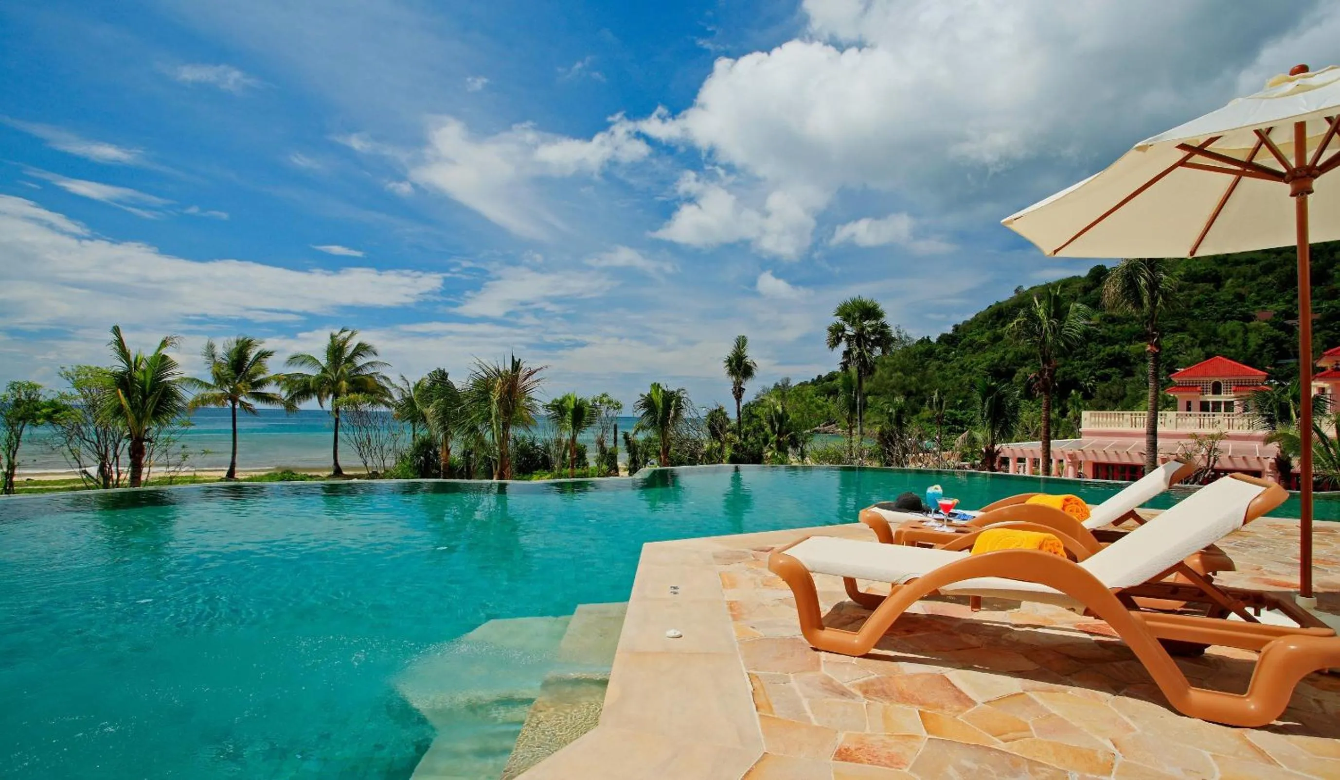 Swimming pool in Centara Grand Beach Resort Phuket