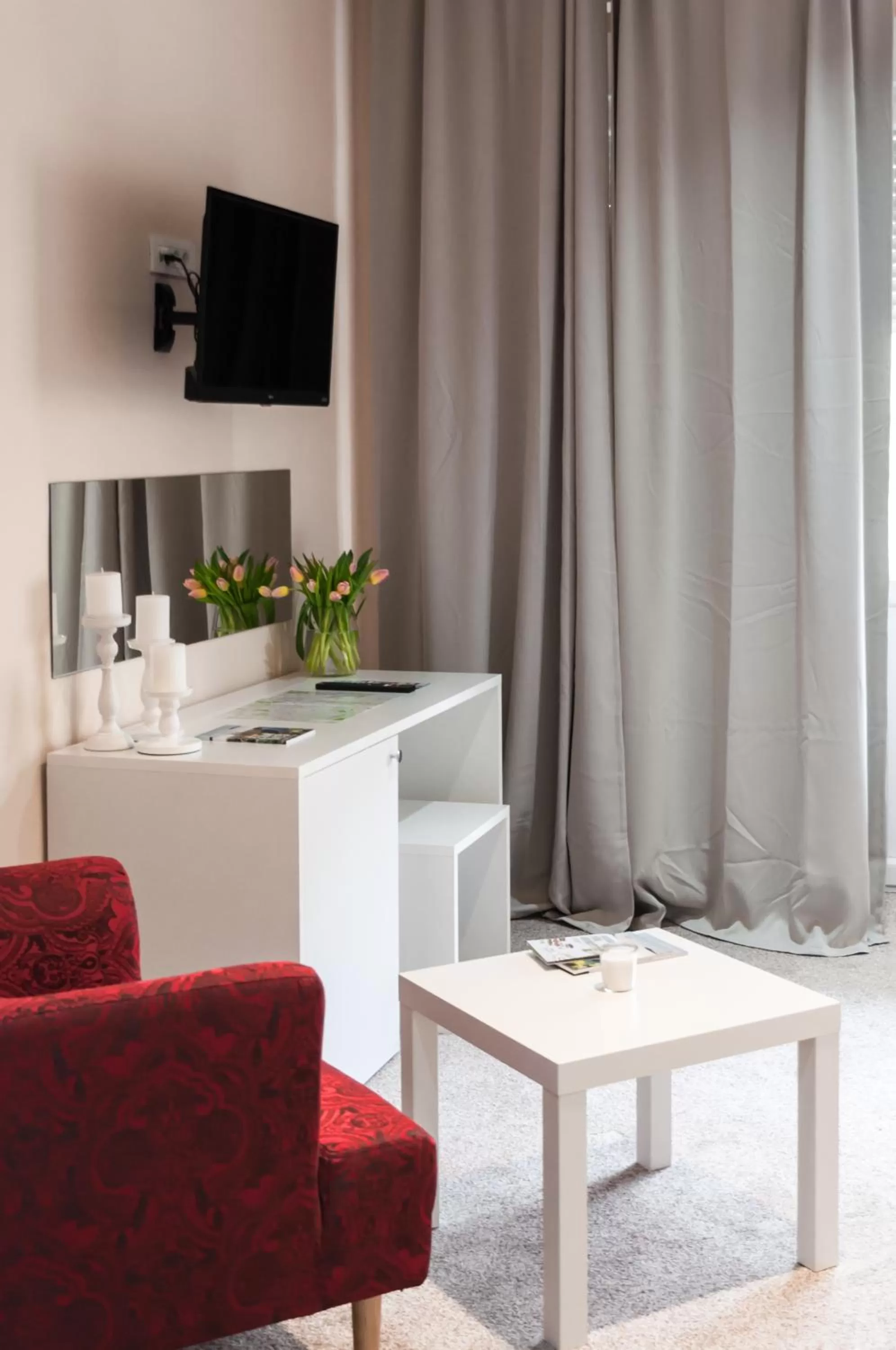 TV/Entertainment Center in B&B Concept