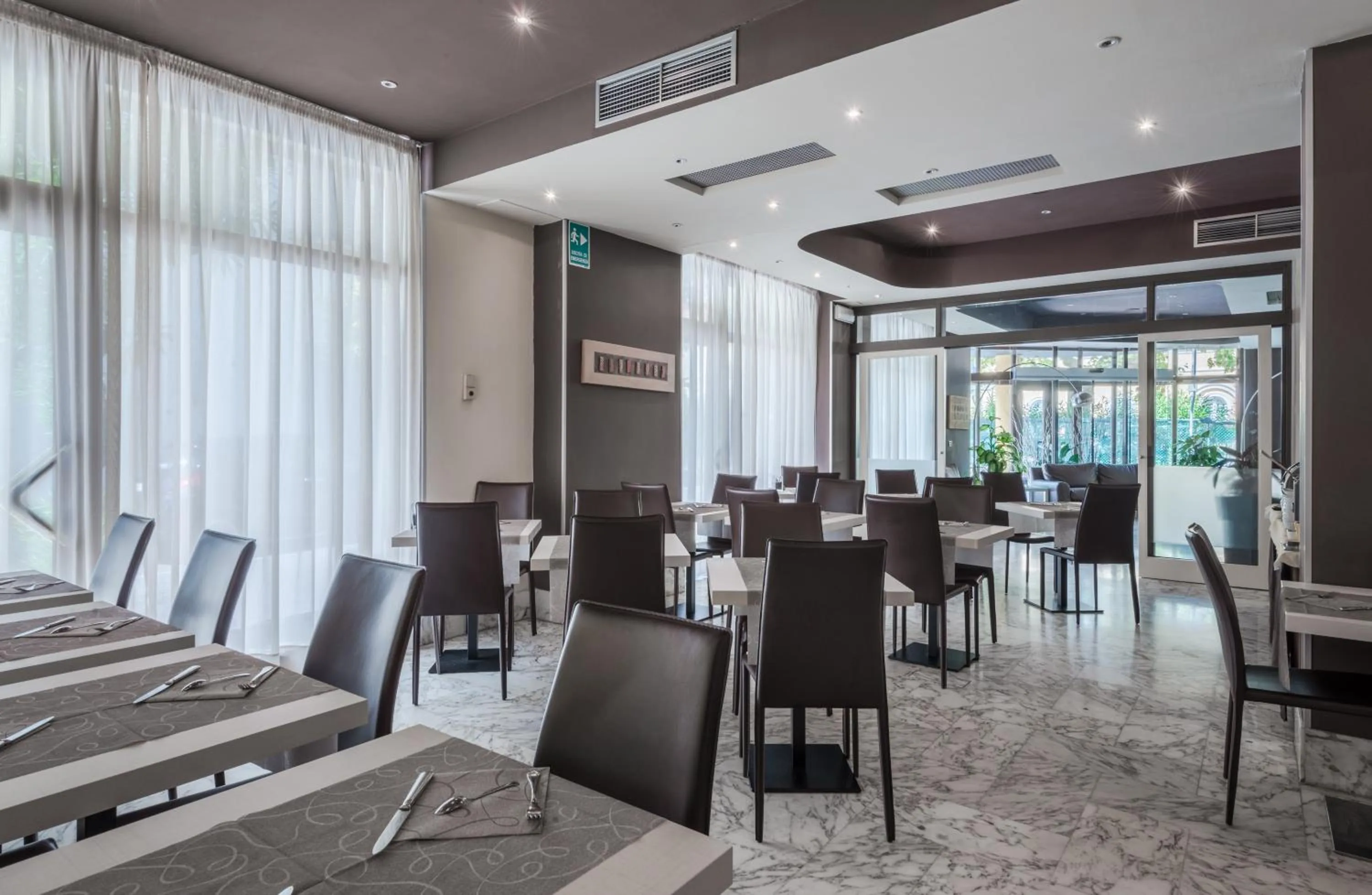 Food and drinks in Hotel Montebello