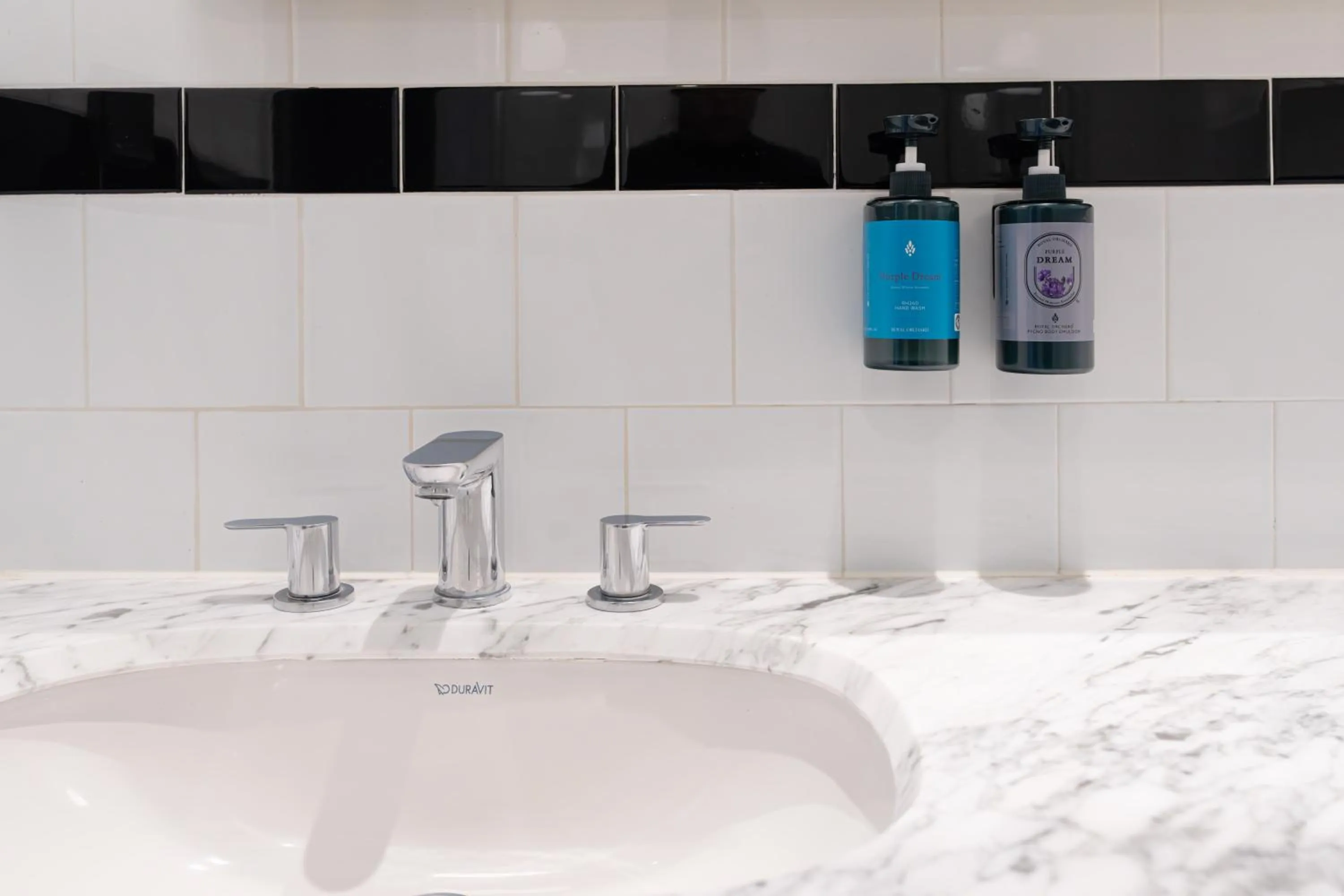 Toilet in Hotel Crescendo Seoul