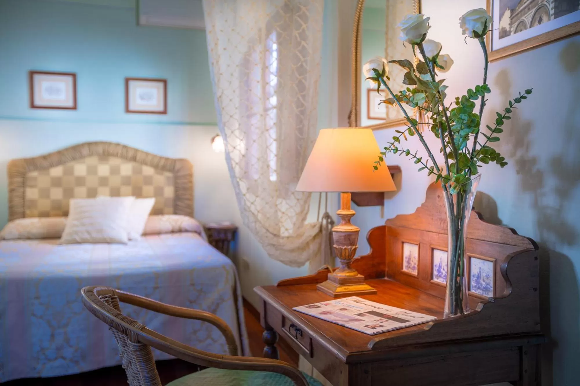 Decorative detail, Bed in Hotel Torre Guelfa Palazzo Acciaiuoli