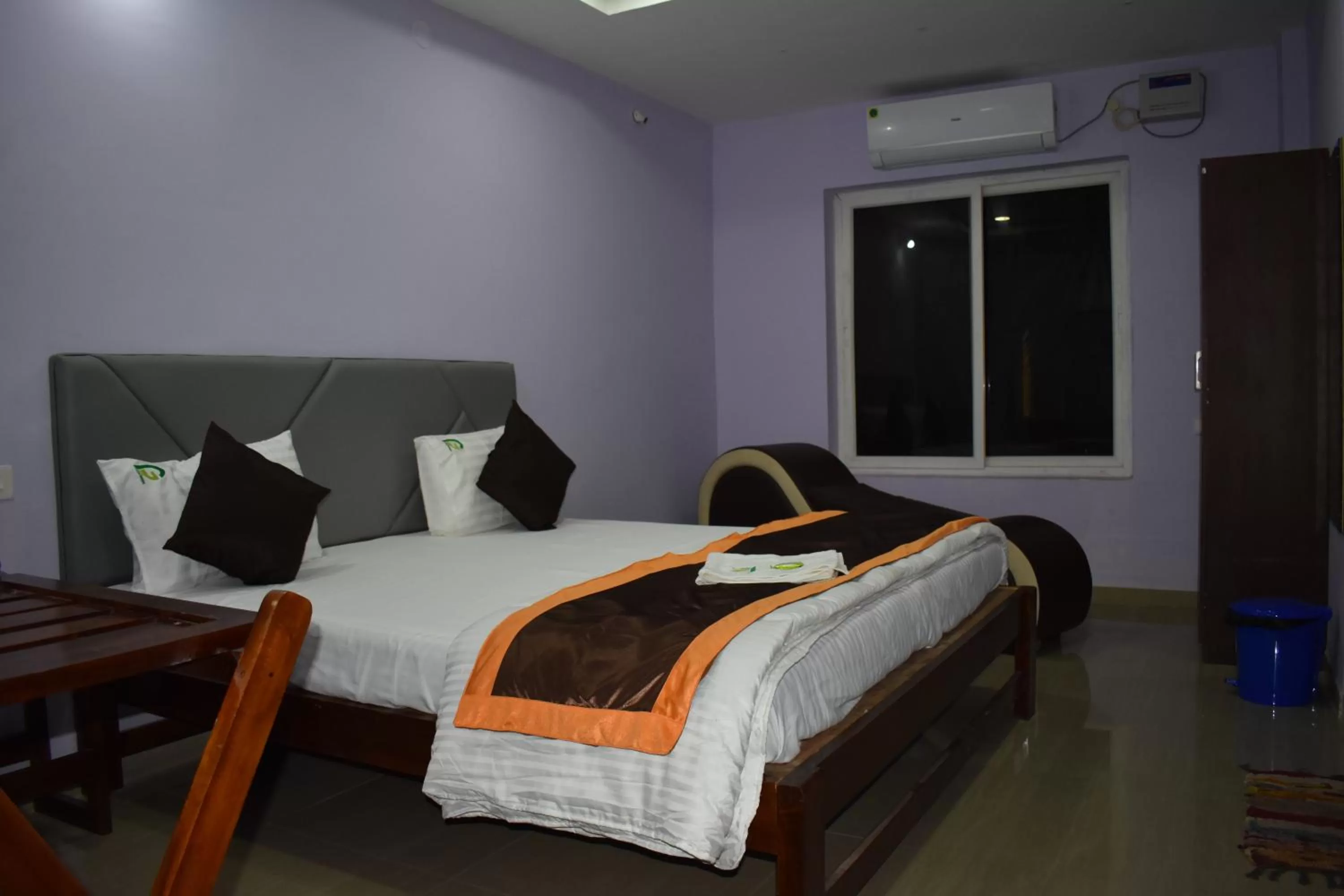 Photo of the whole room, Bed in HOTEL PURI GREENS