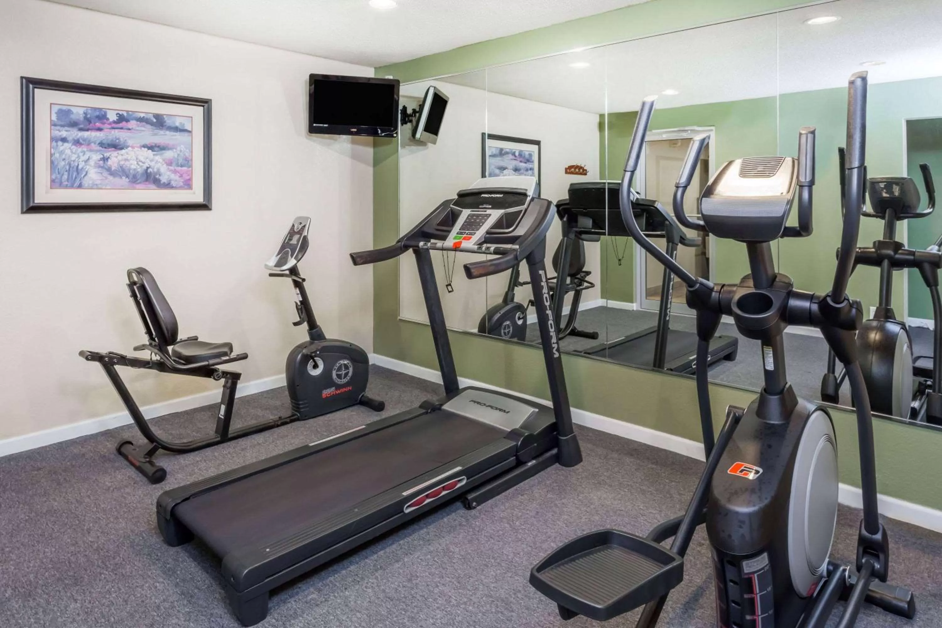 Fitness centre/facilities in Baymont by Wyndham Peoria