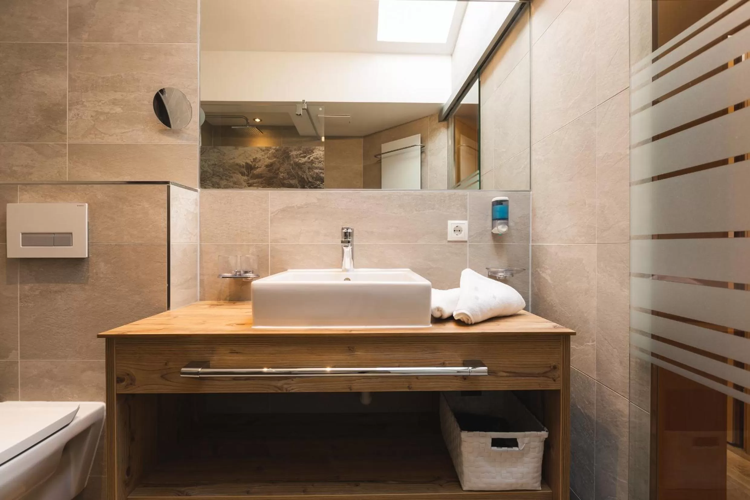 Bathroom in Hotel Enzian