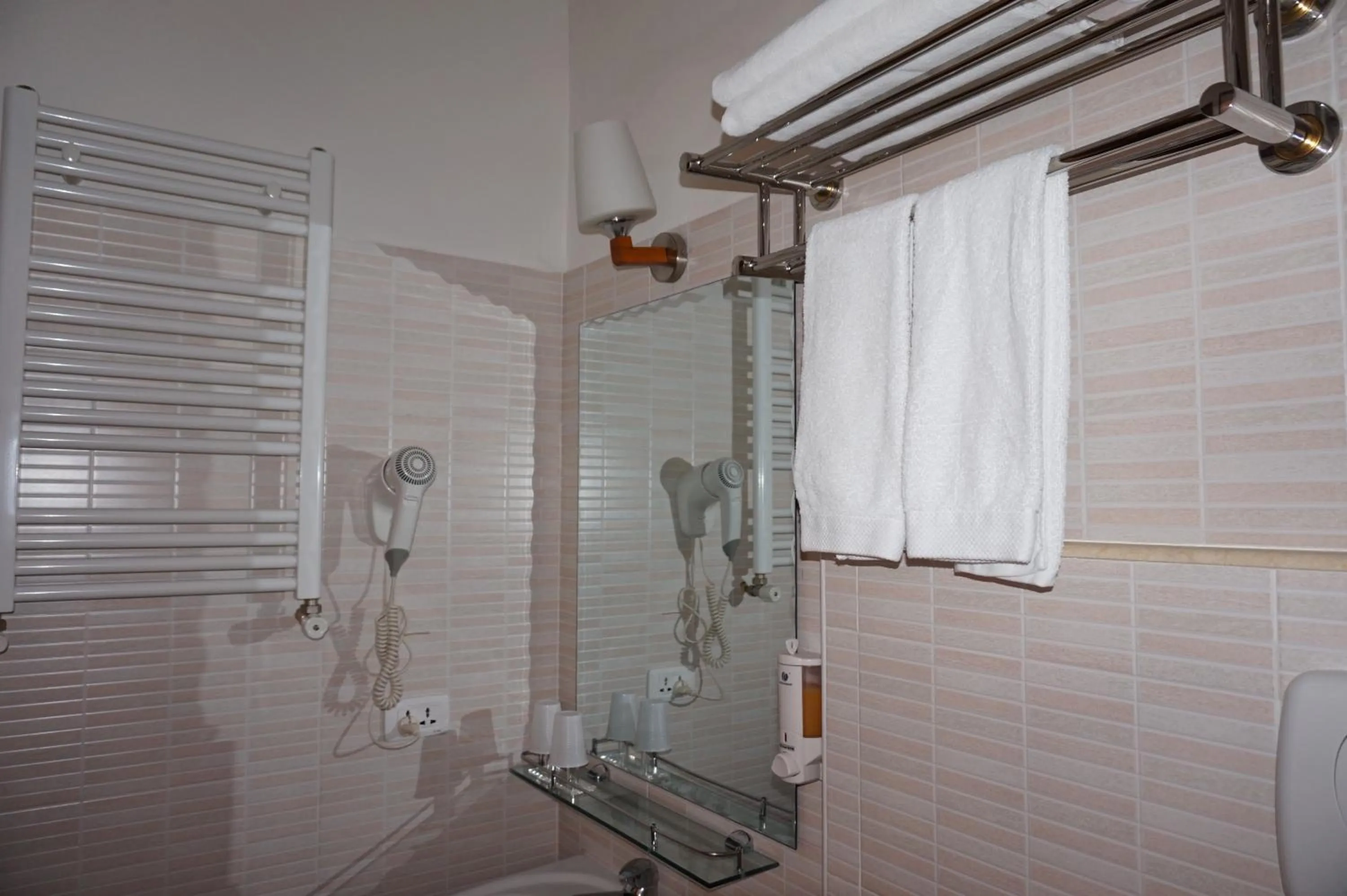 Bathroom in Hotel Filippo