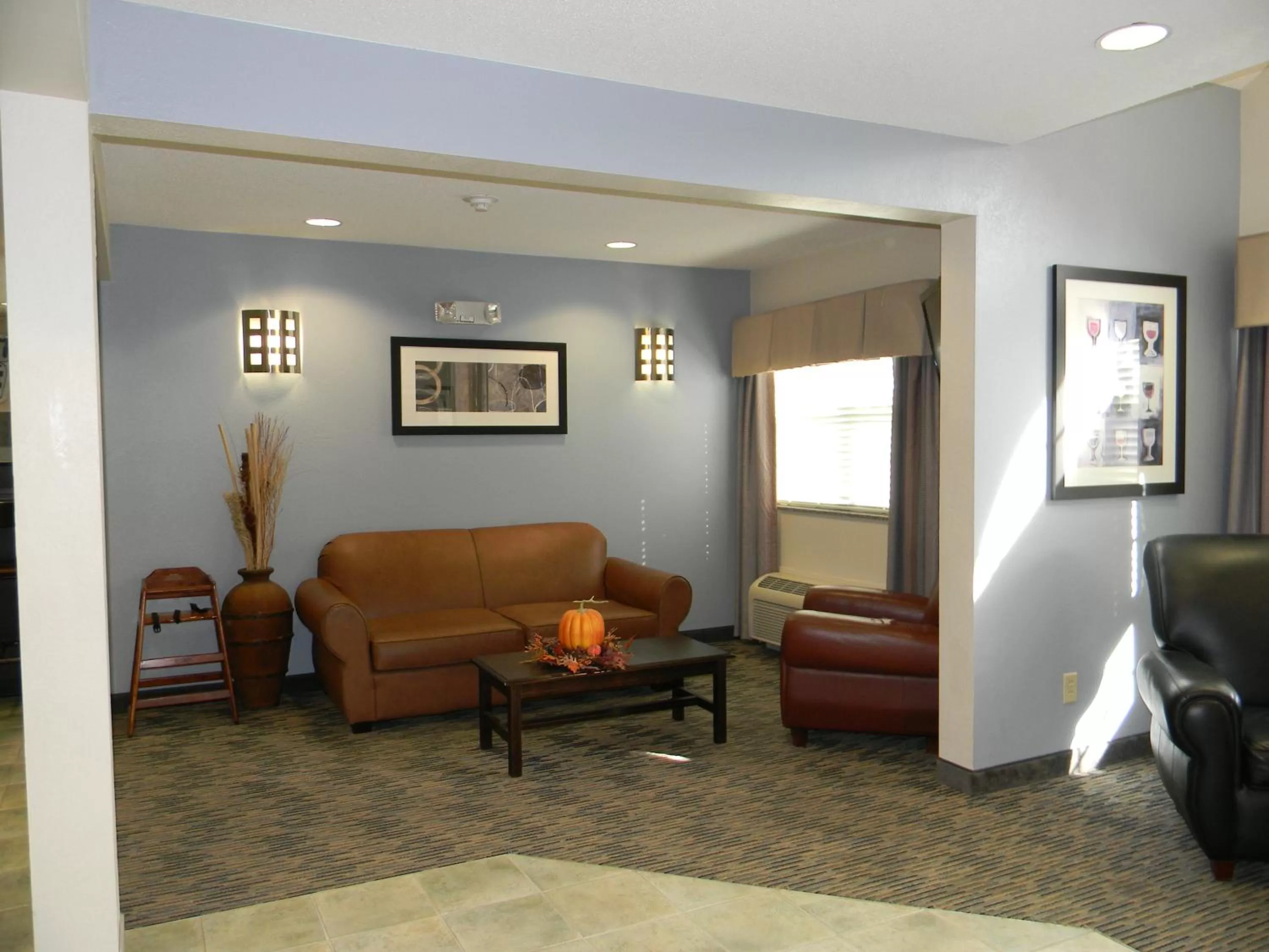 Seating area in Microtel Inn & Suites Bath