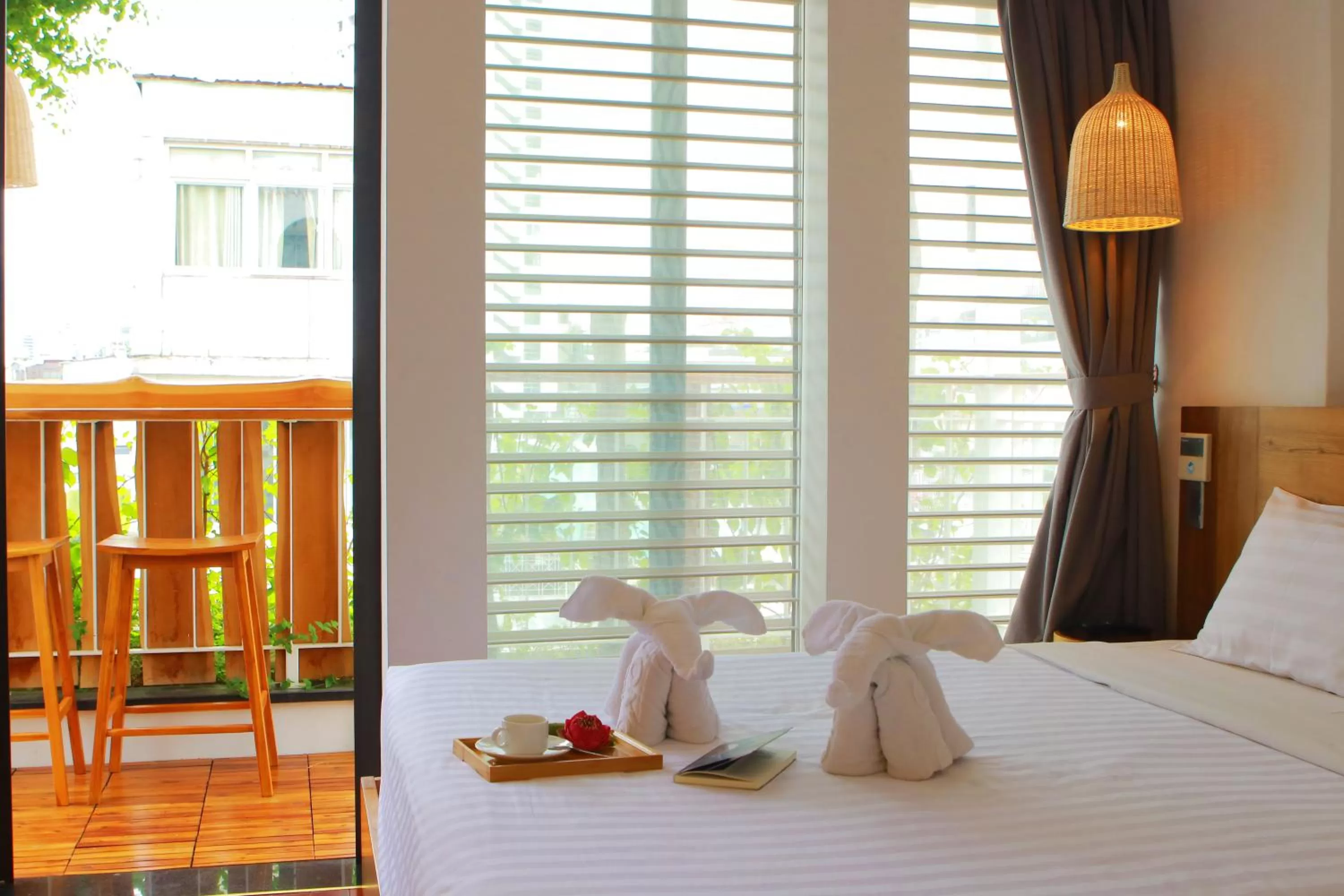 View (from property/room), Bed in Duc Vuong Saigon Hotel - Bui Vien
