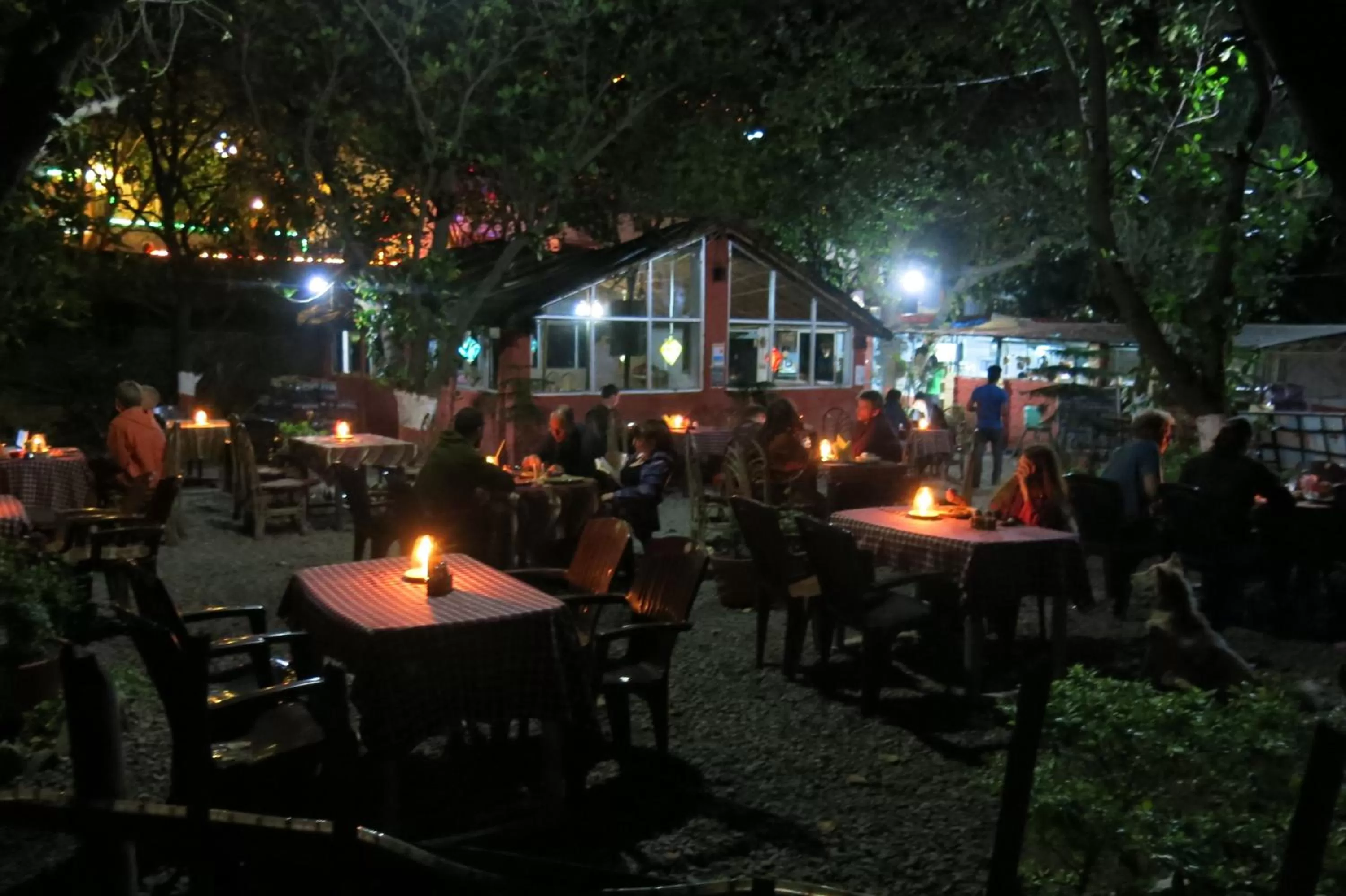 Restaurant/places to eat in Hill Top Swiss Cottage