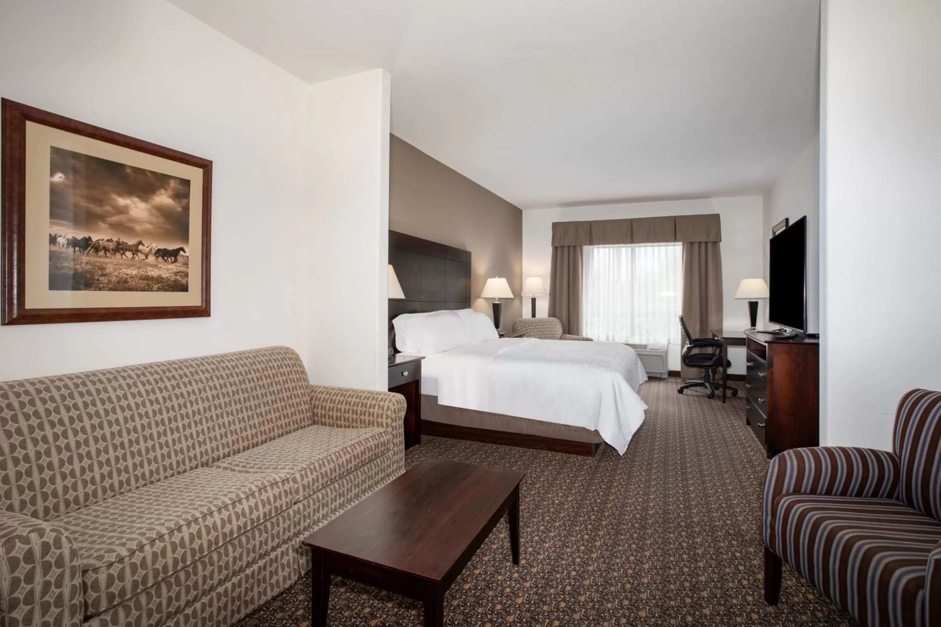 Photo of the whole room, Bed in Holiday Inn Express Hotel & Suites Lander by IHG
