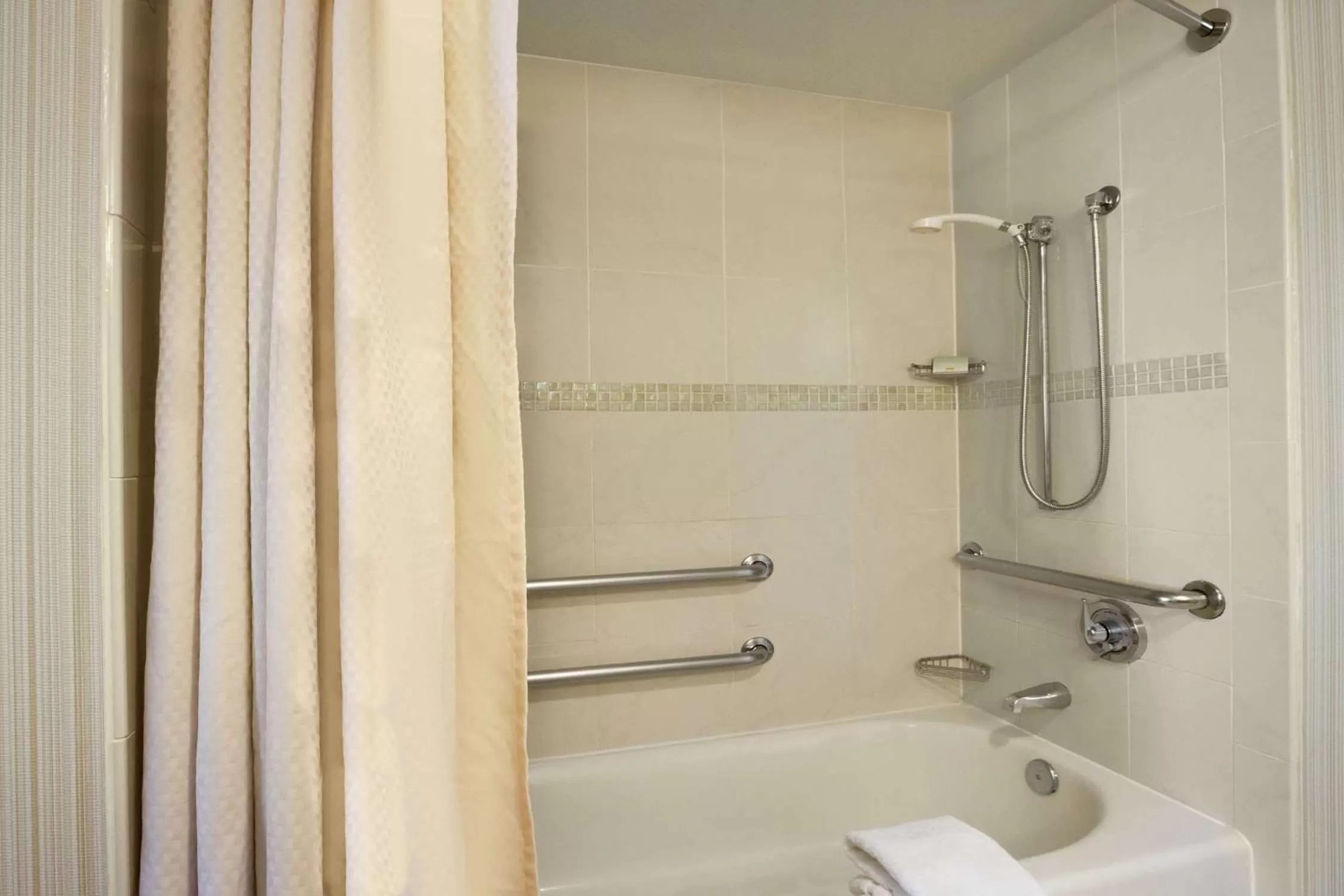 Bathroom in Homewood Suites by Hilton Baltimore