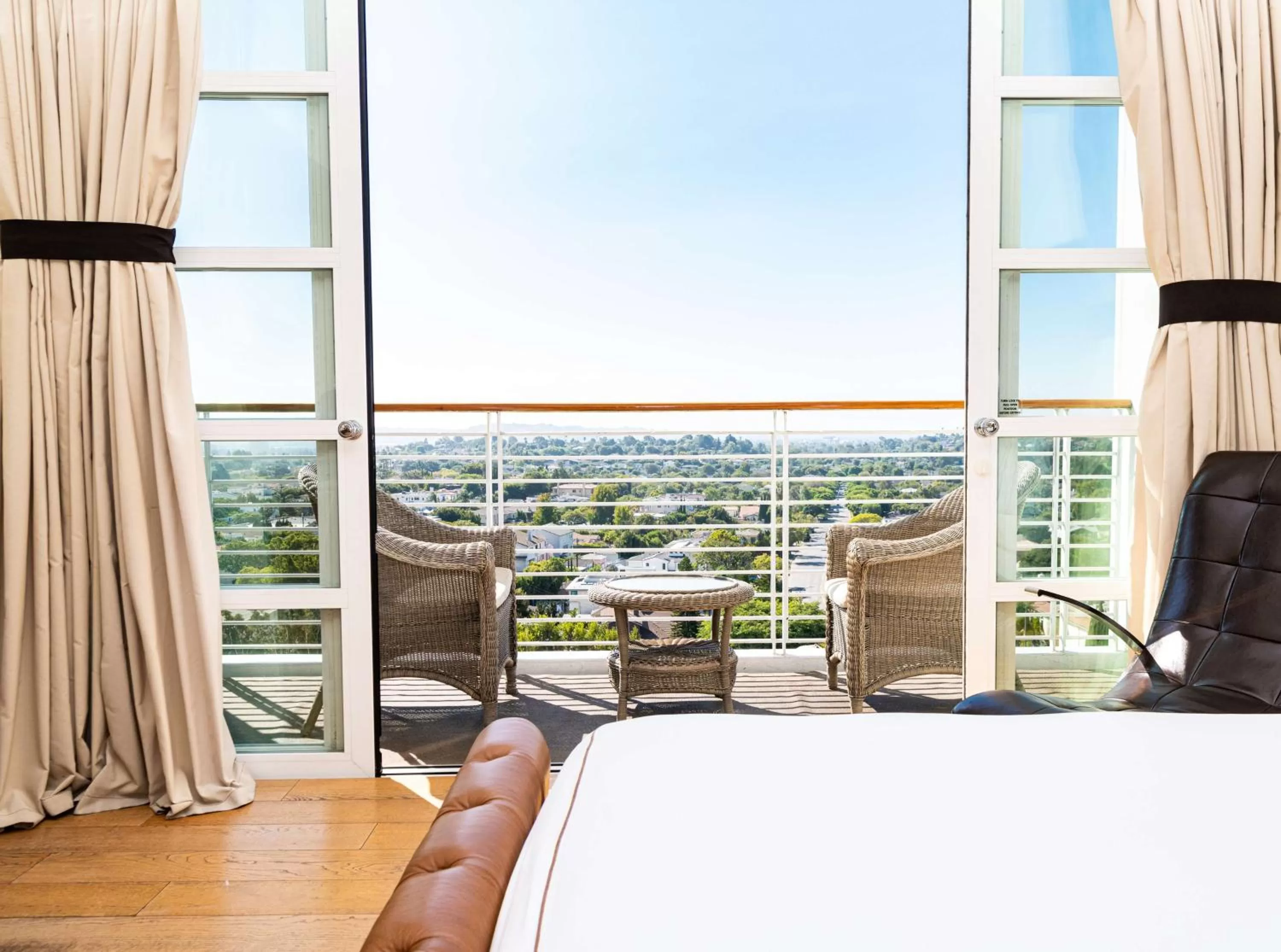 Deluxe Double Room with Two Double Beds and City View in Cameo Beverly Hills, LXR Hotels & Resorts