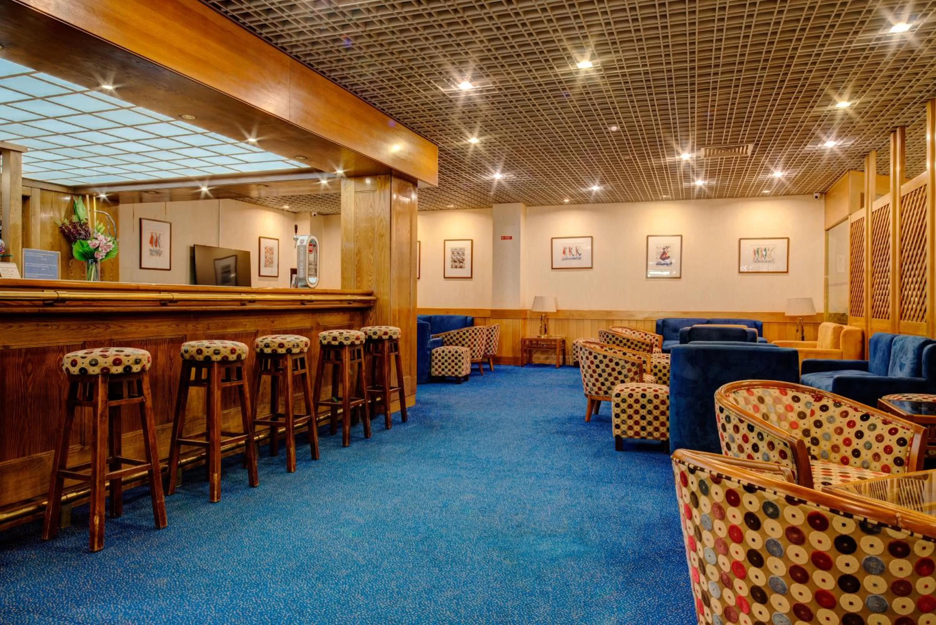 Lounge or bar in VIP Inn Berna Hotel