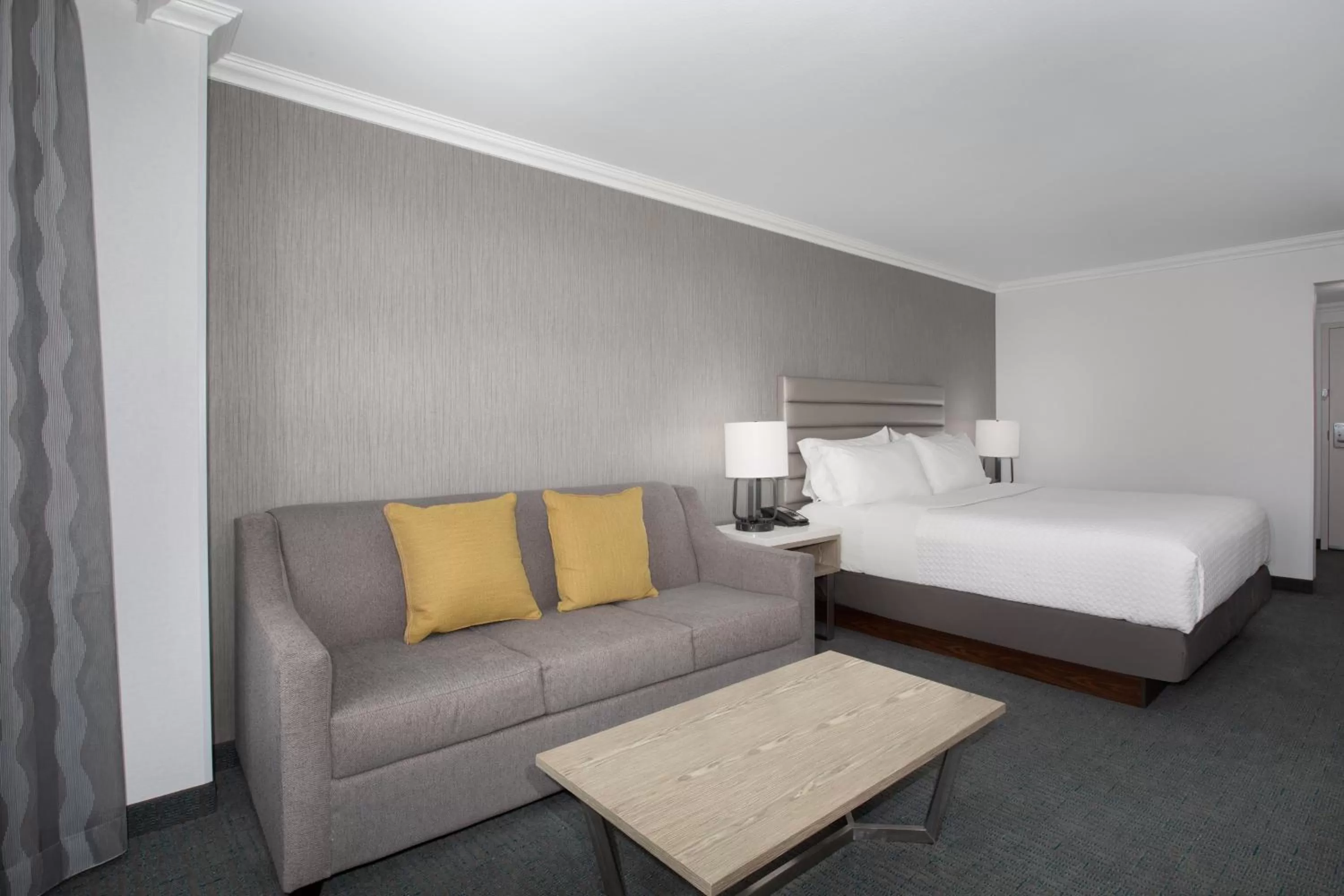 Photo of the whole room, Bed in Crowne Plaza Costa Mesa Orange County by IHG