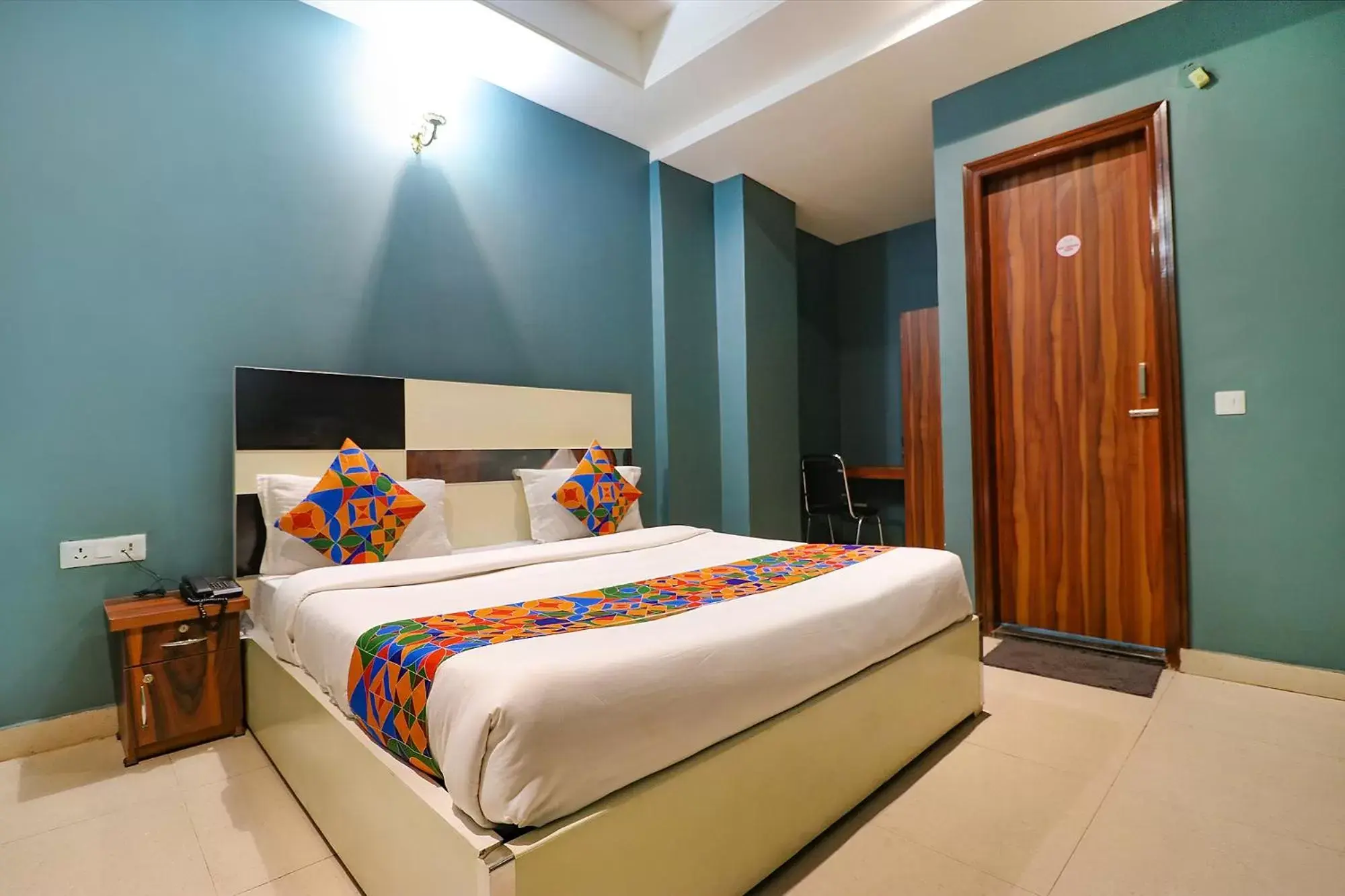 Deluxe Room - single occupancy in FabHotel Maxx Inn Deluxe Room - single occupancy in FabHotel Maxx Inn