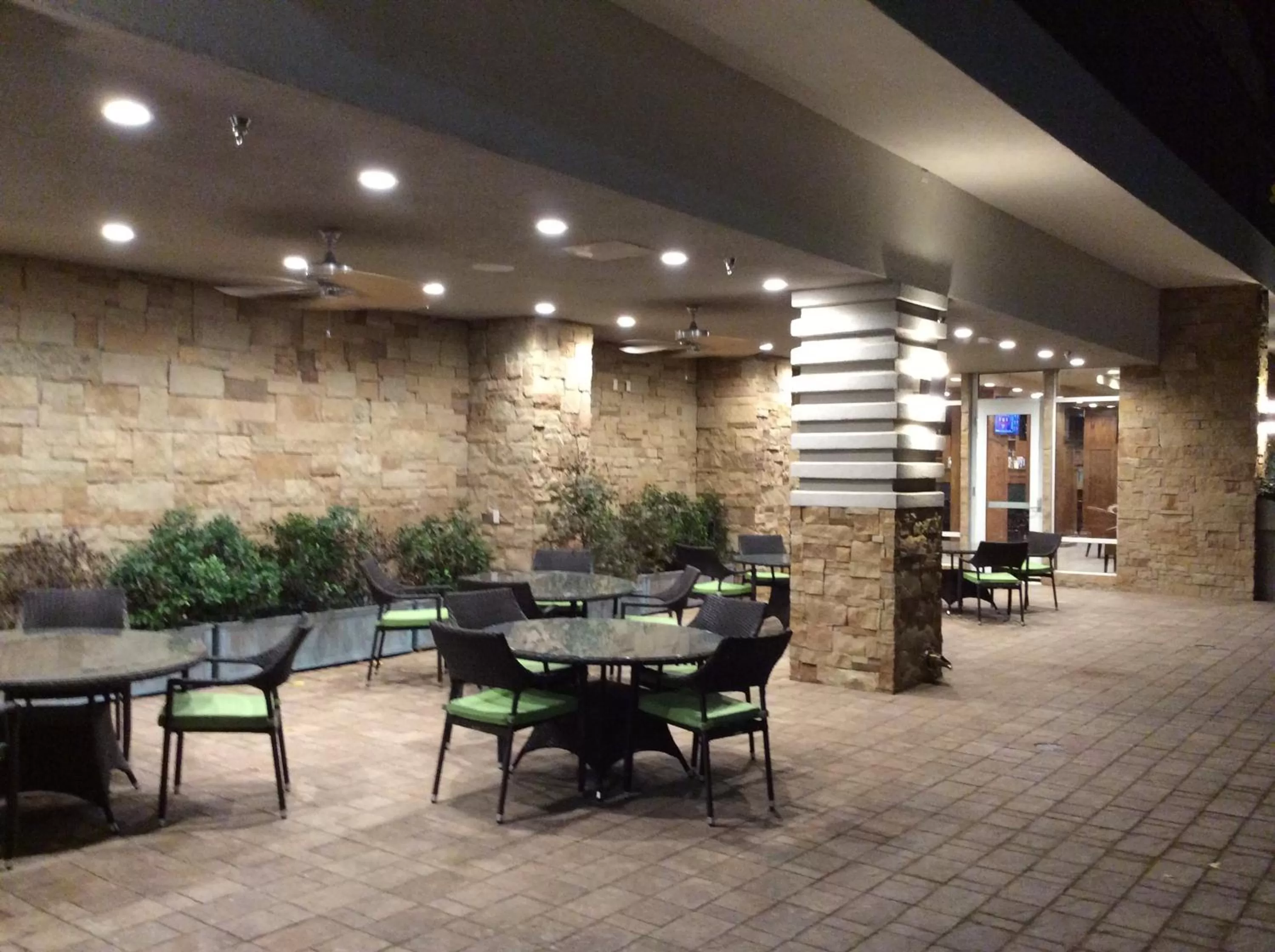 Restaurant/places to eat in Holiday Inn Trophy Club by IHG