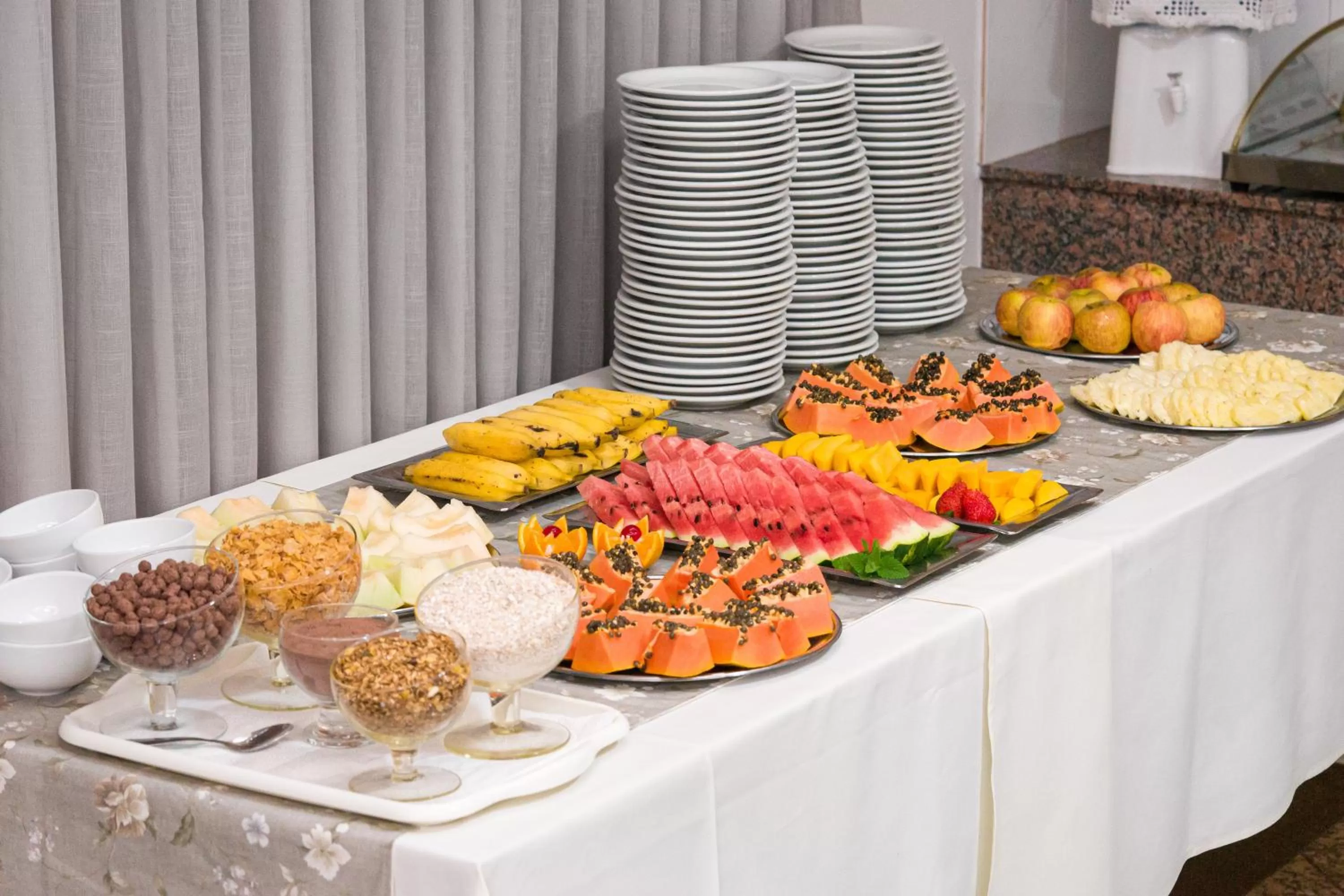 Breakfast, Food in Condall Palace Hotel