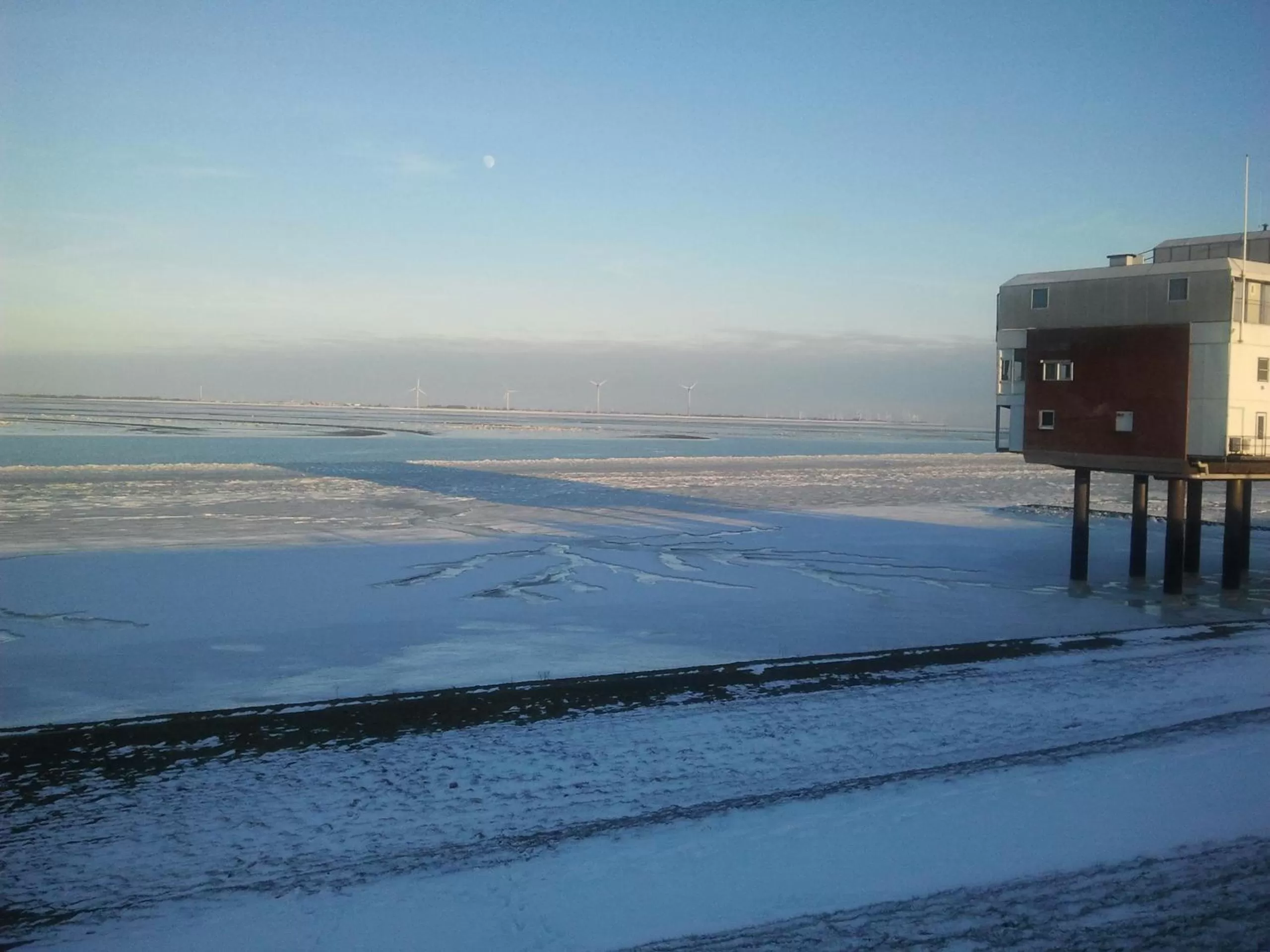 Facade/entrance in Eemshotel